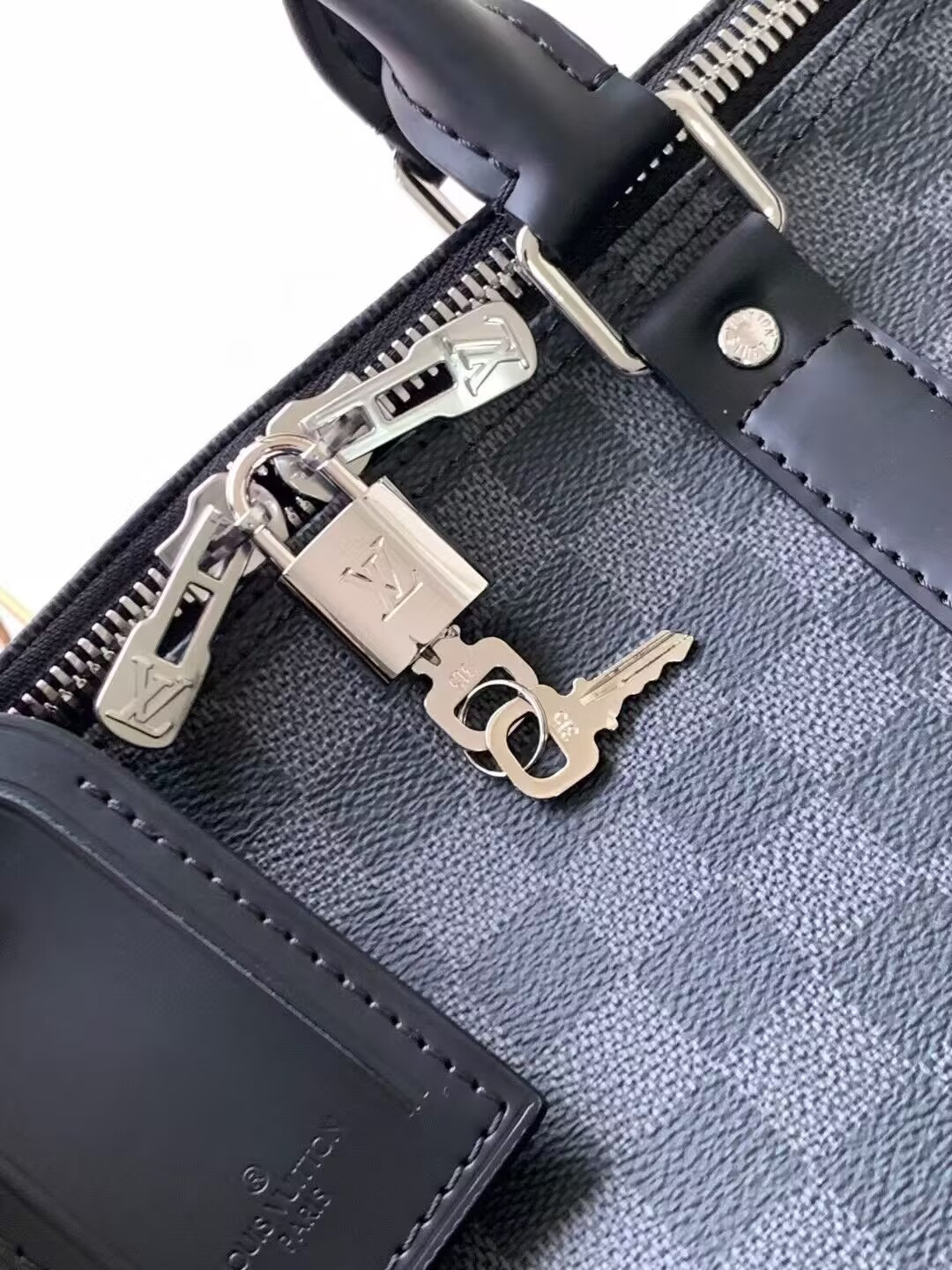 L0*is V*t0n LV Keepall Bandoulière 55 55 x 31 x 26 cm