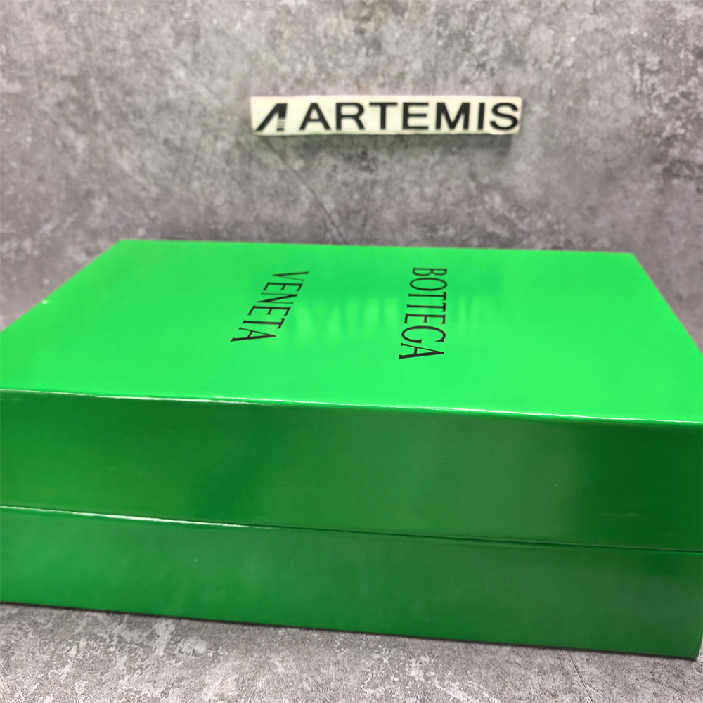 UA Bo*te*ga Ve*ne*ta Orbit Sneaker