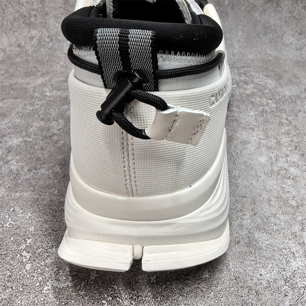 UA Can*a Go*e Glacier Trail Sneaker