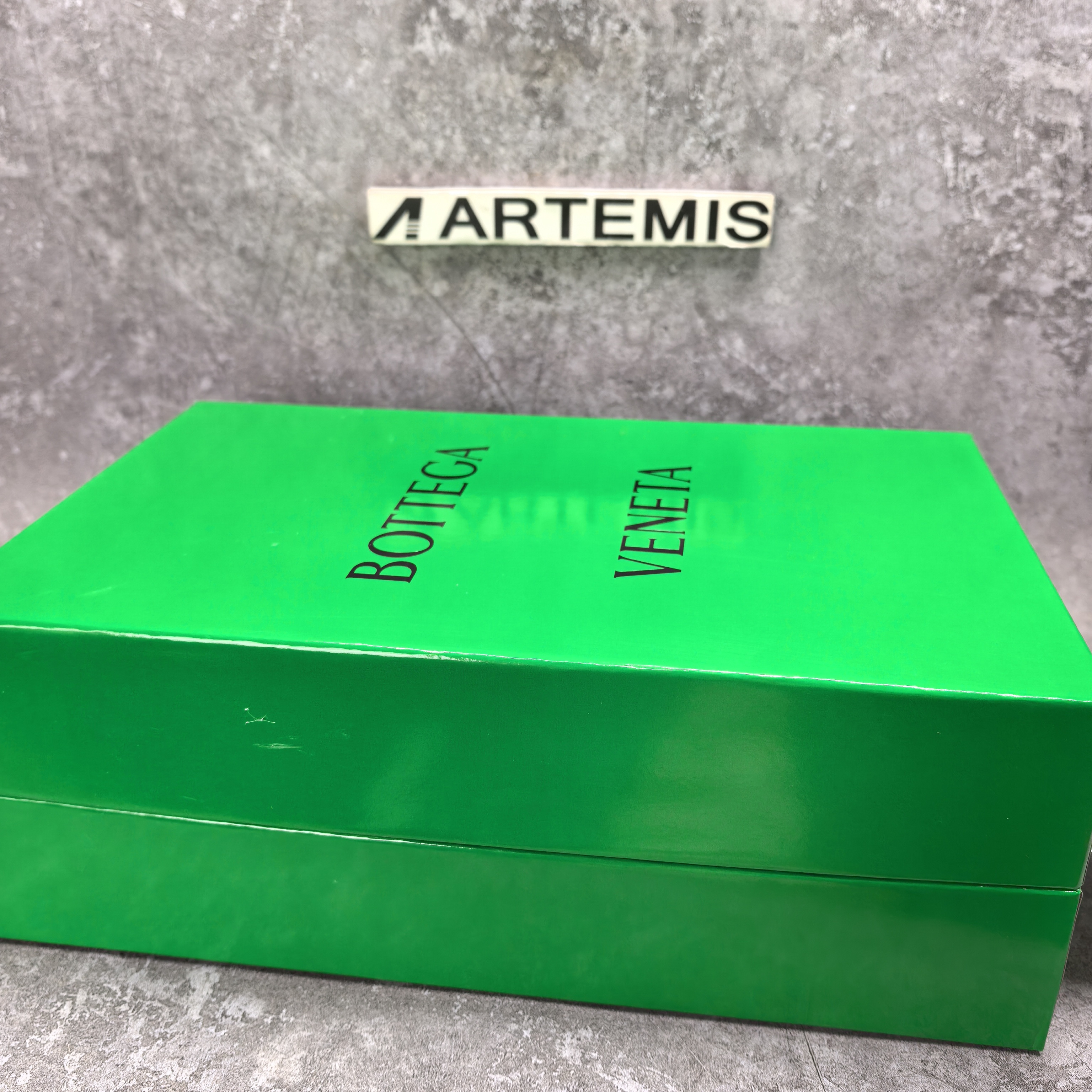 UA Bo*te*ga Ve*ne*ta Orbit Sneaker