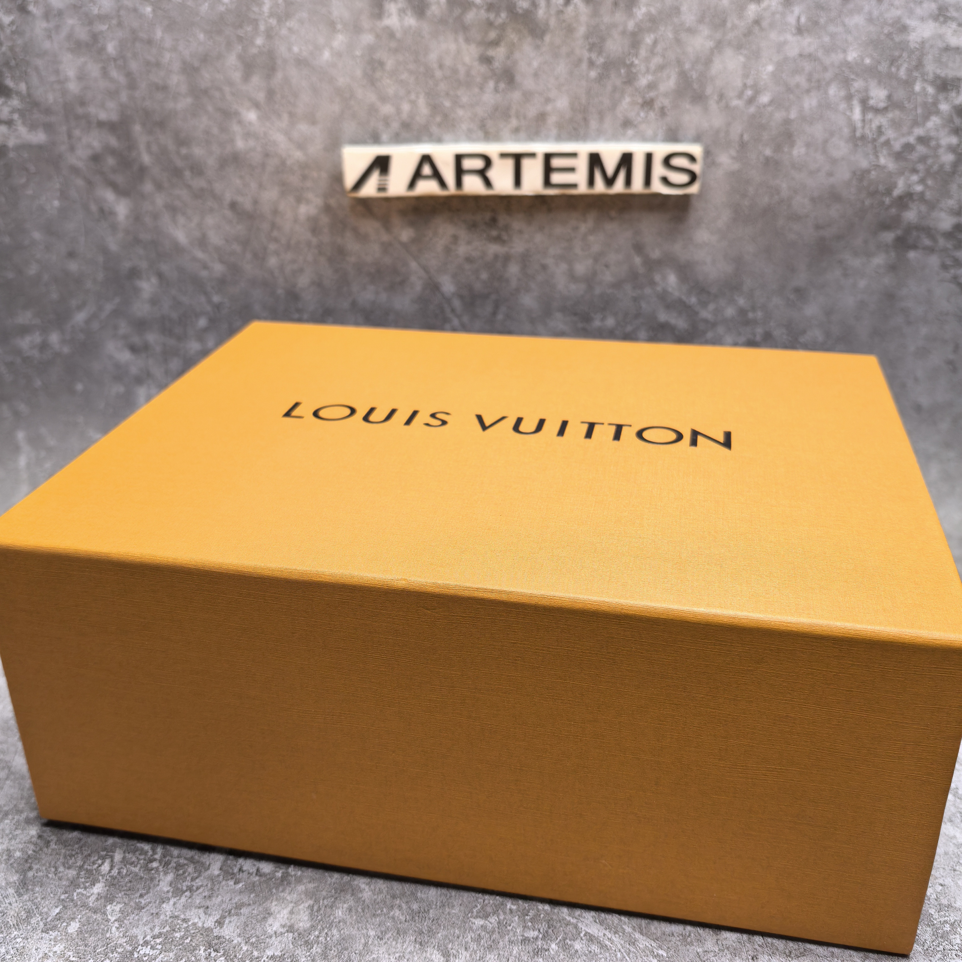 UA LV Trainer Sneaker