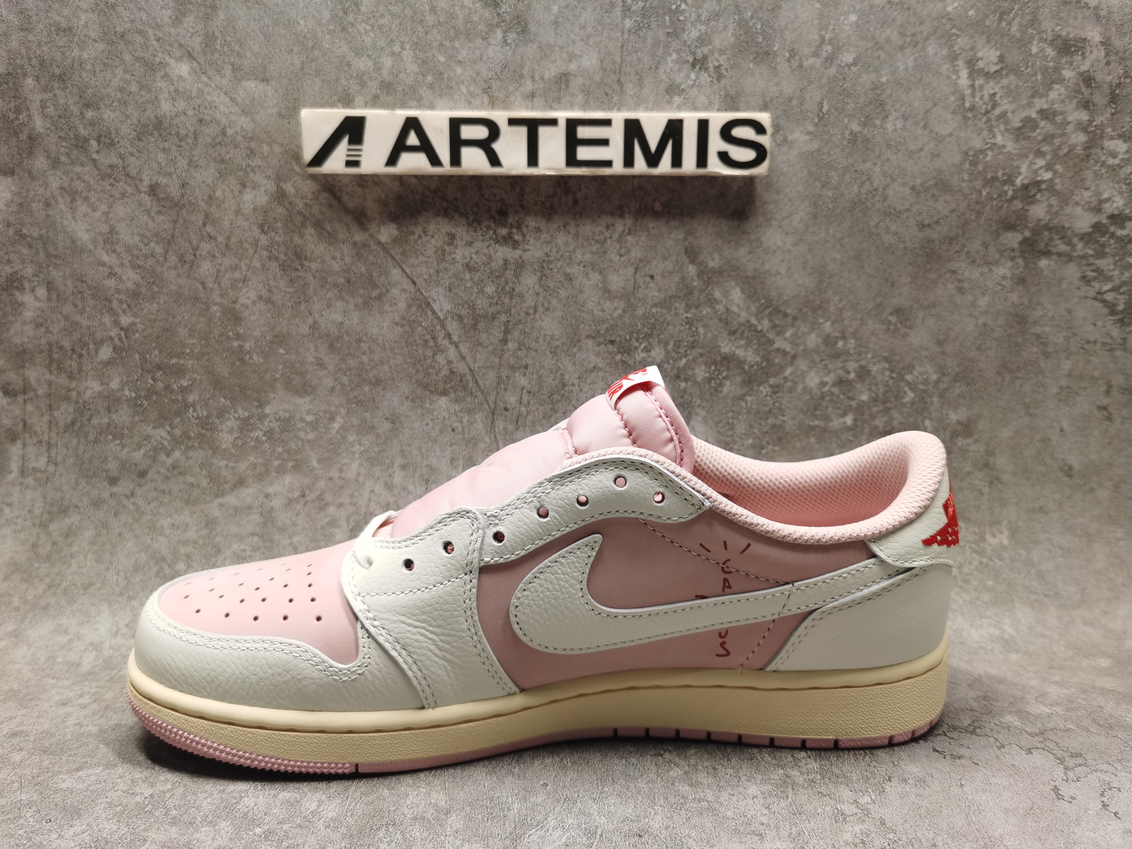 UA Jordan 1 Retro Low OG SP