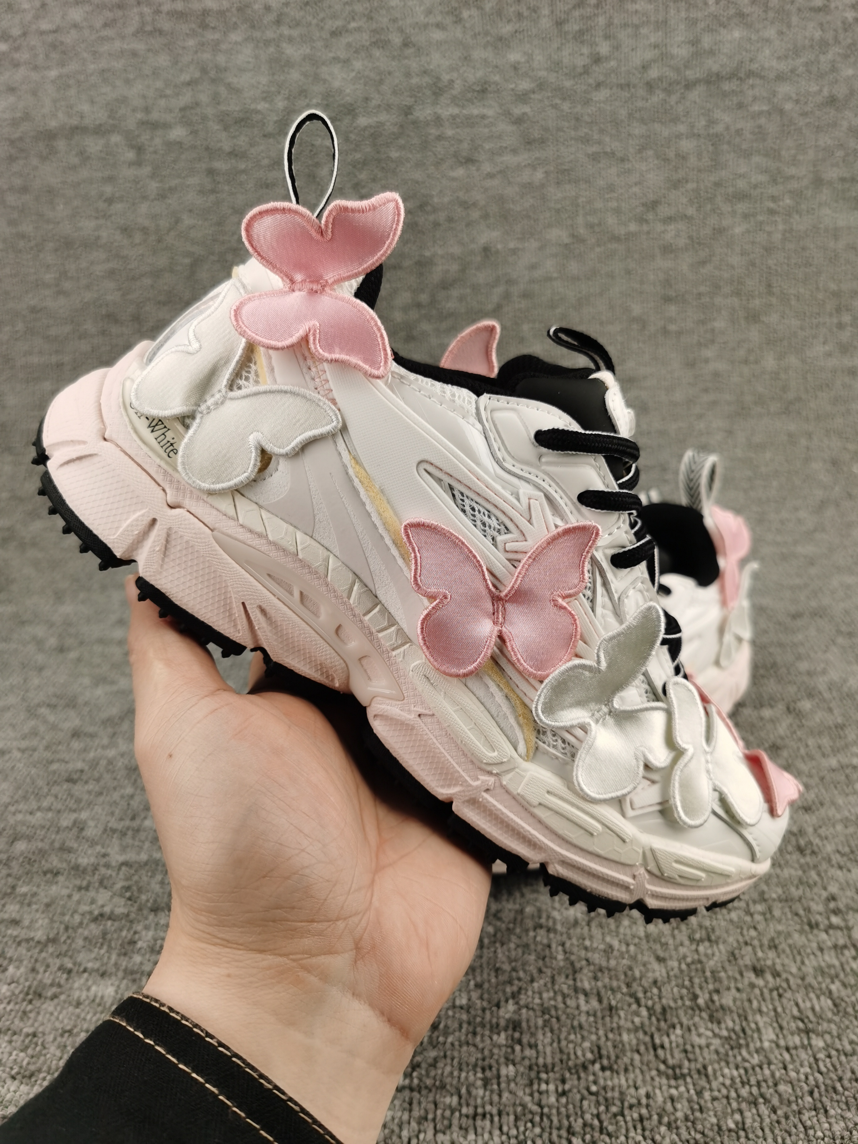 UA Off-White "BE RIGHT BACK"