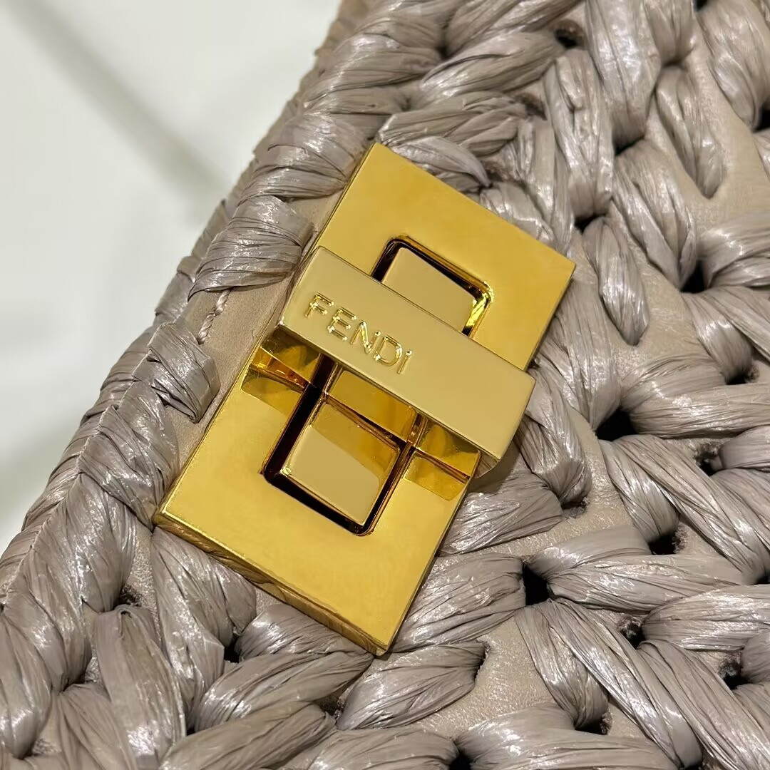 F**di Peekaboo Iseeu 27x11×20cm