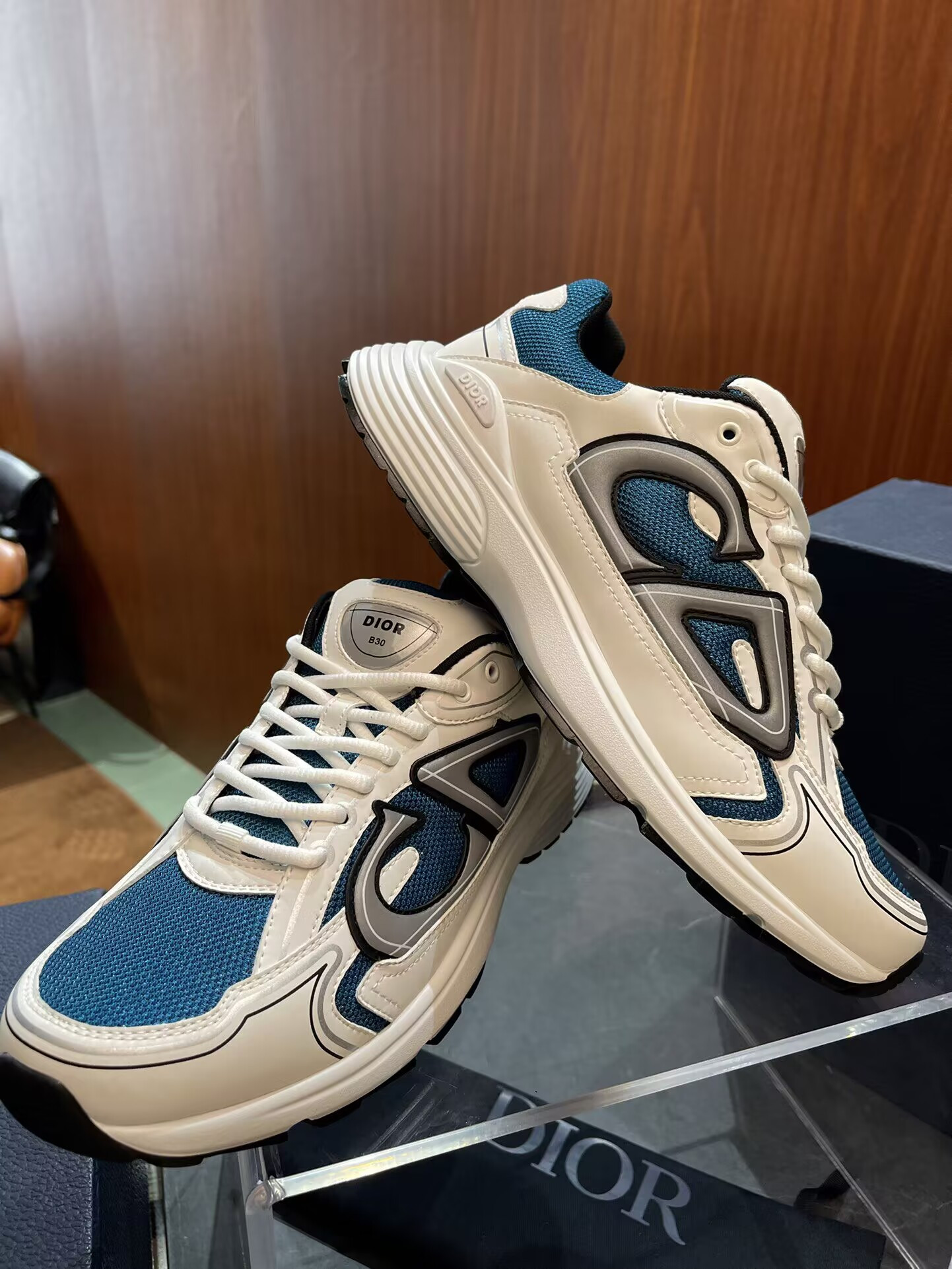 UA D*0r B30 Sneakers