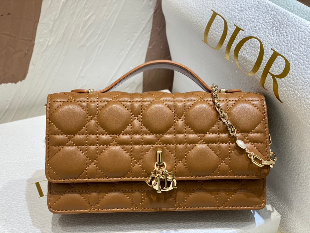 MISS D*0r MINI HANDBAG 21 x 11.5 x 4.5 cm