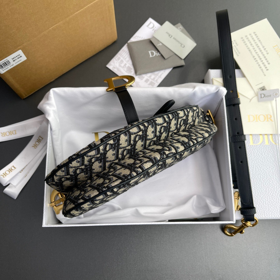 D*0r Saddle Bag 25.5 ×20 x 6.5 cm