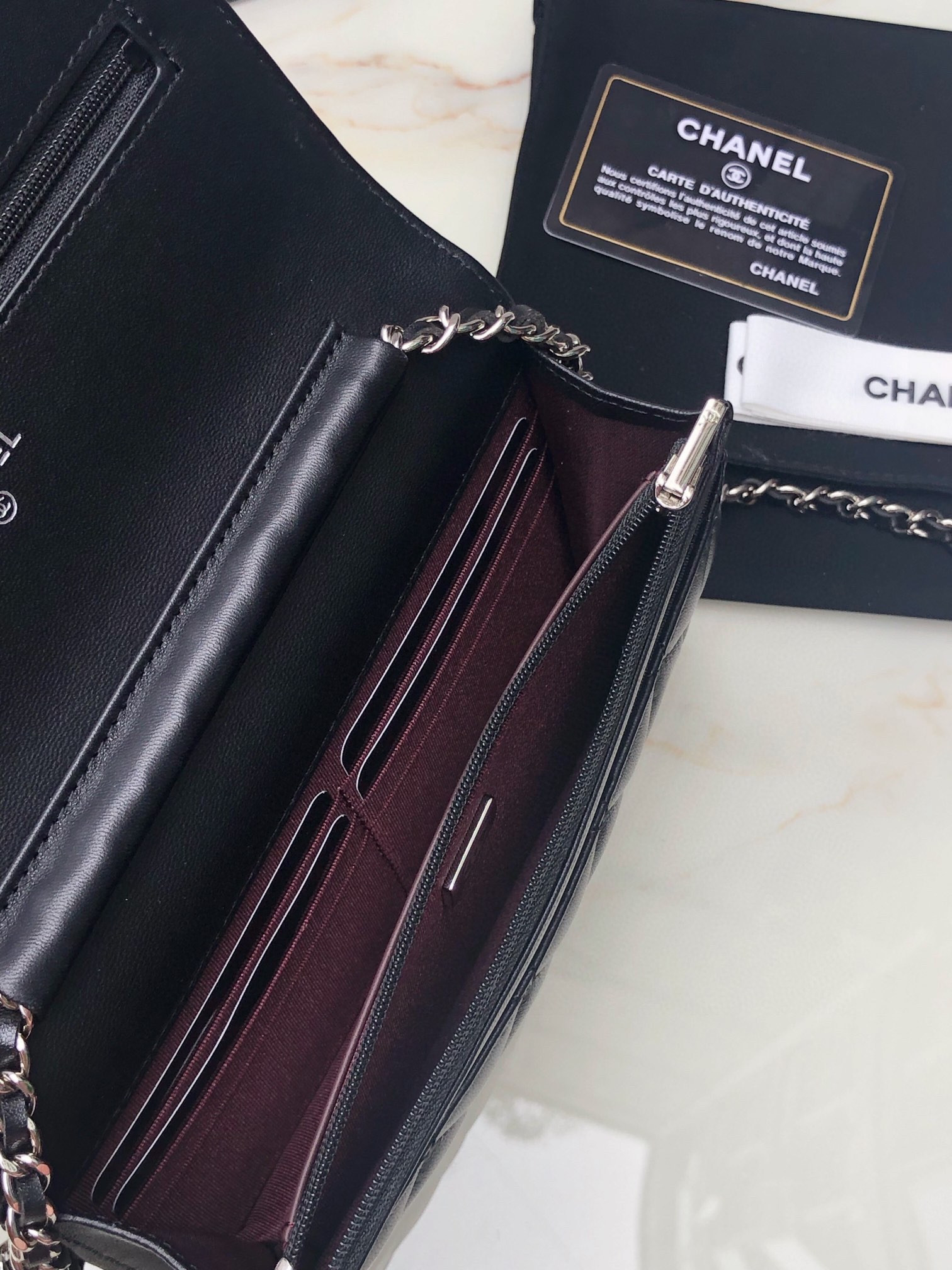 Ch*el CLASSIC WALLET ON CHAIN 4.8 × 7.5 × 1.4 in