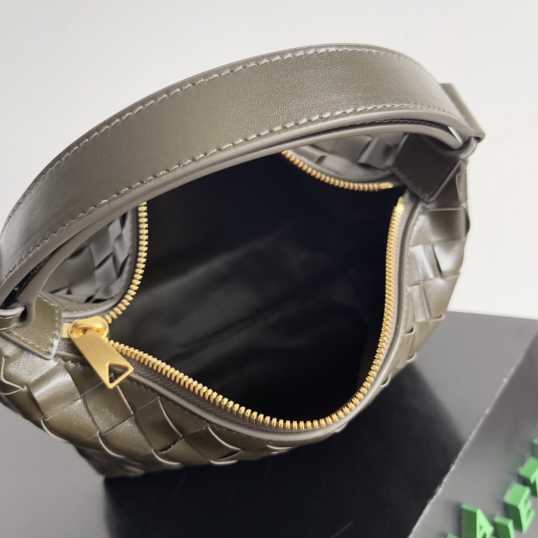 Bo*te*ga Ve*ne*ta Mini Wallace 22x13x9cm