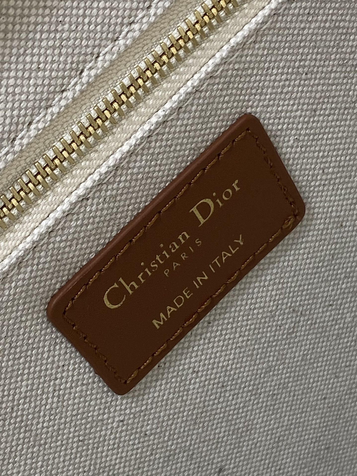 MEDIUM D*0r BOOK TOTE White Multicolor Dragon Zodiac Embroidery  36 x 27.5 x 16.5 cm