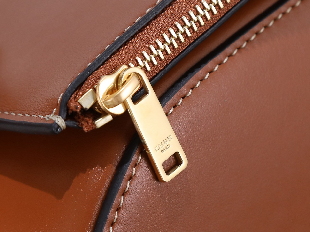 Ce**e L0*ise 23.5x24x16cm