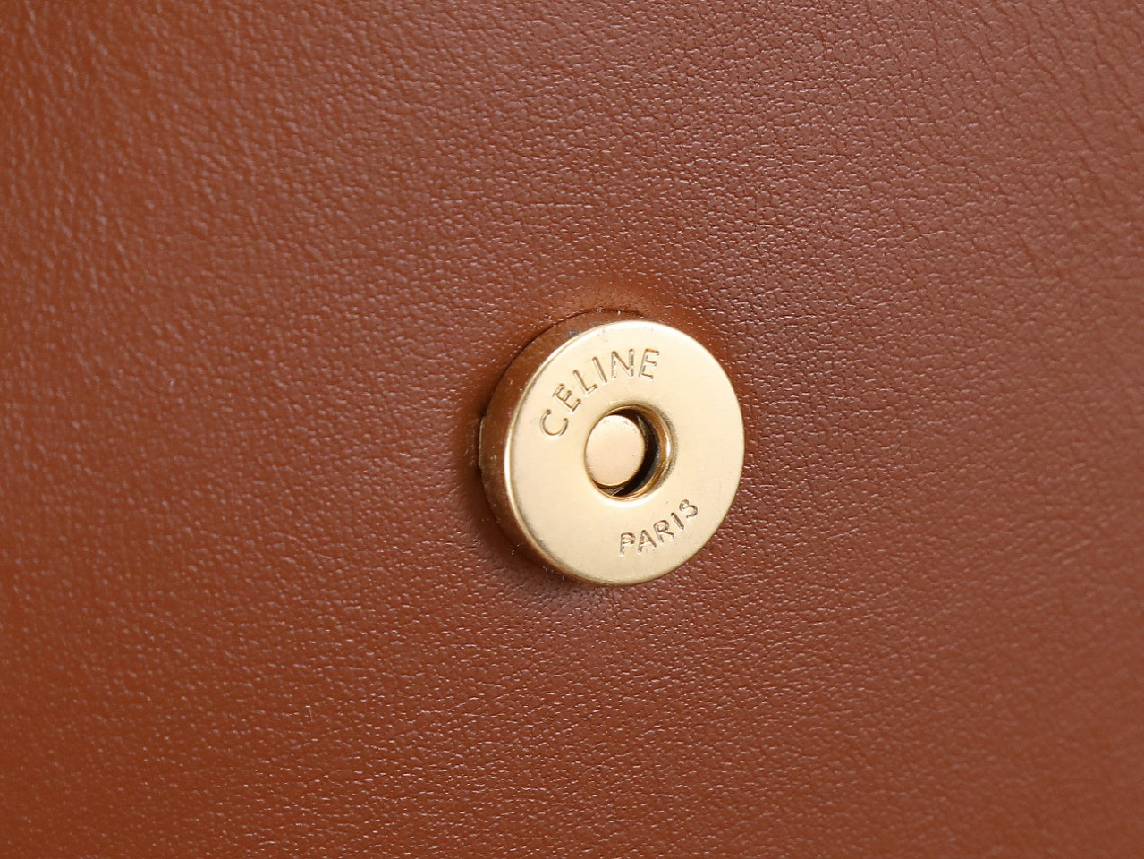 Ce**e L0*ise 23.5x24x16cm