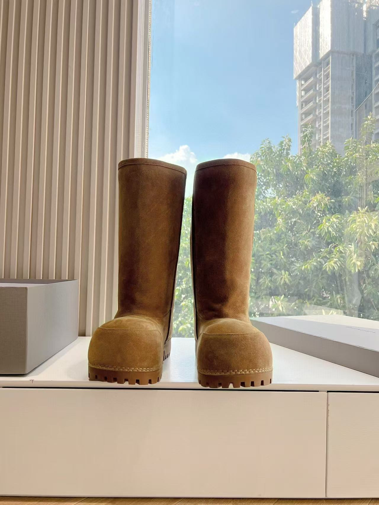 UA Ba*len*cia*ga Snow Boots