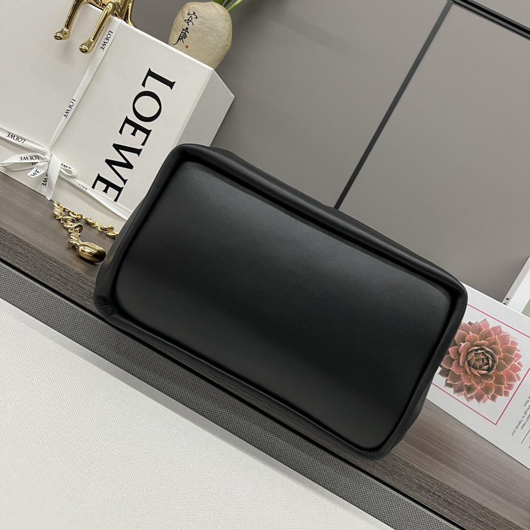 L0ew* Medium Squeeze bag in mellow nappa lambskin 34x33x13.5cm