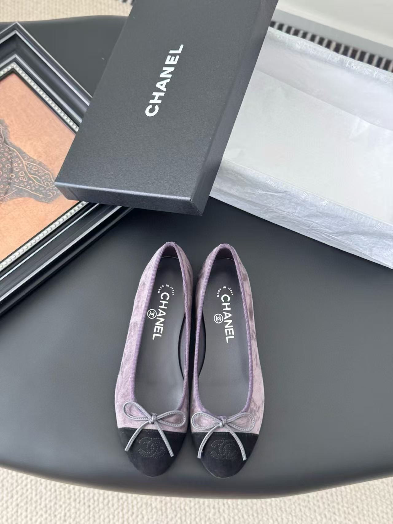 UA Ch*el Ballet flats