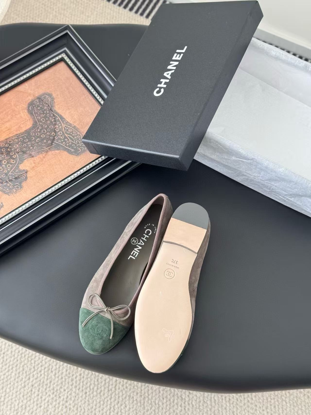 UA Ch*el Ballet flats