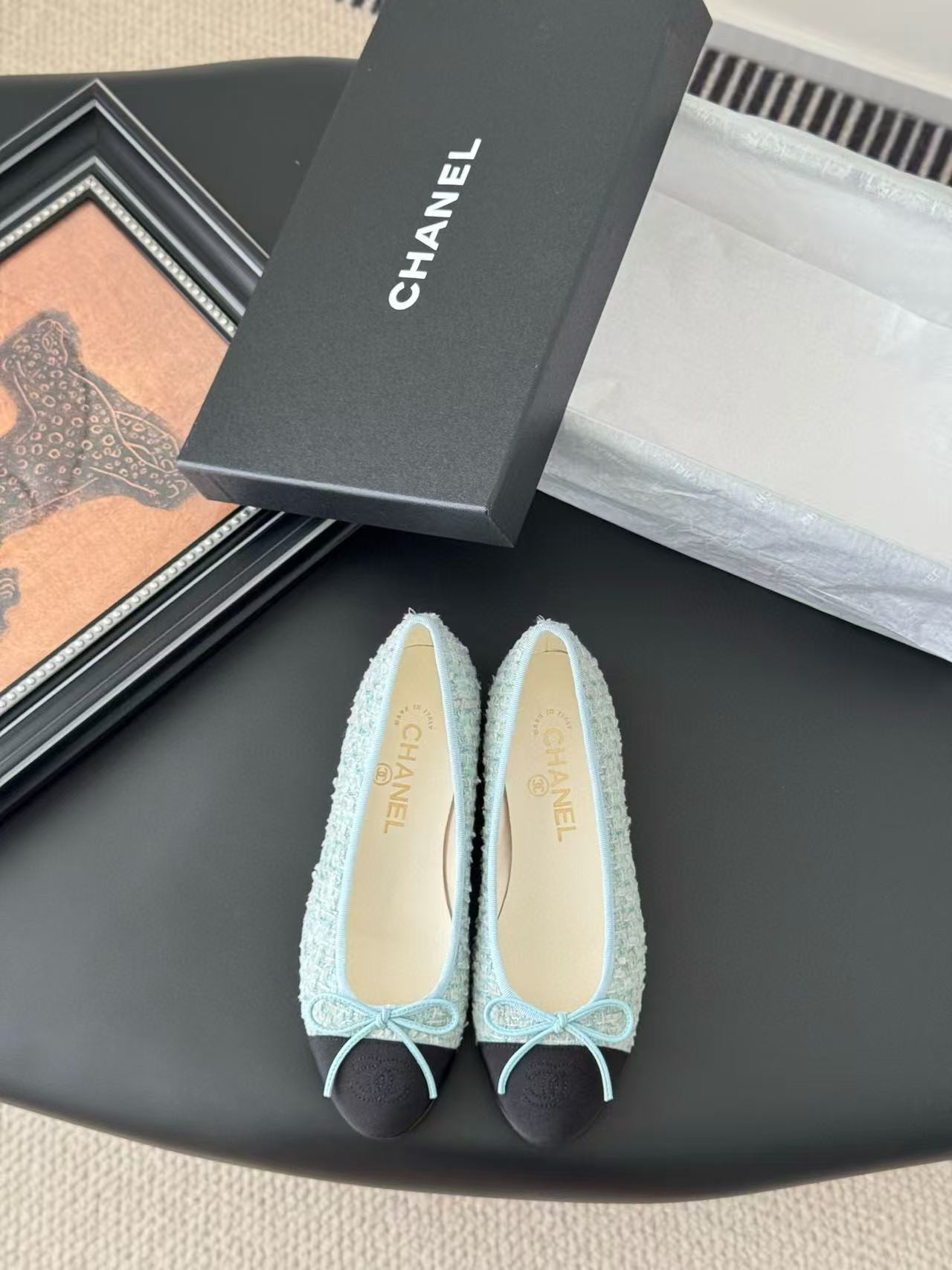 UA Ch*el Ballet flats