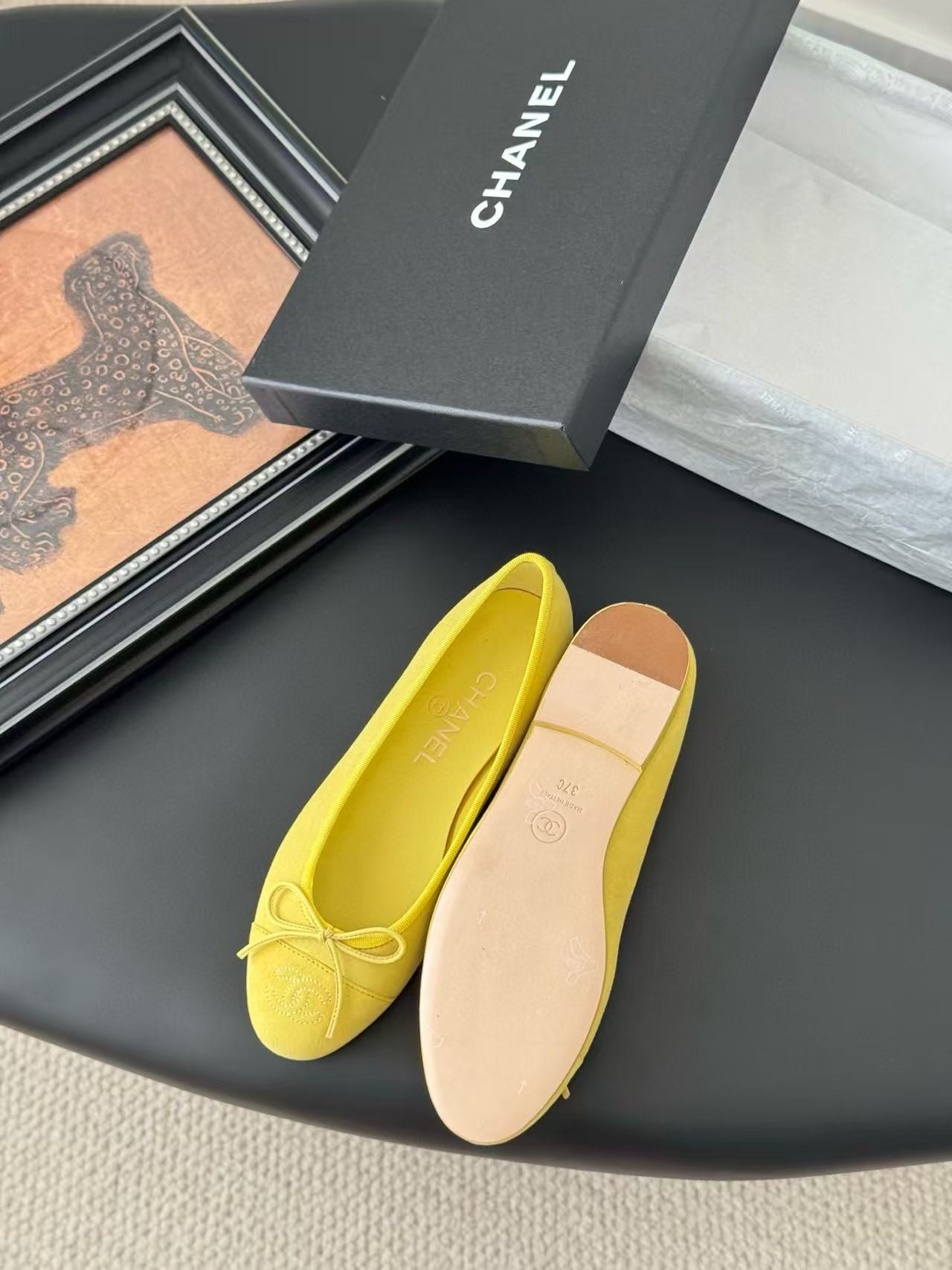 UA Ch*el Ballet flats