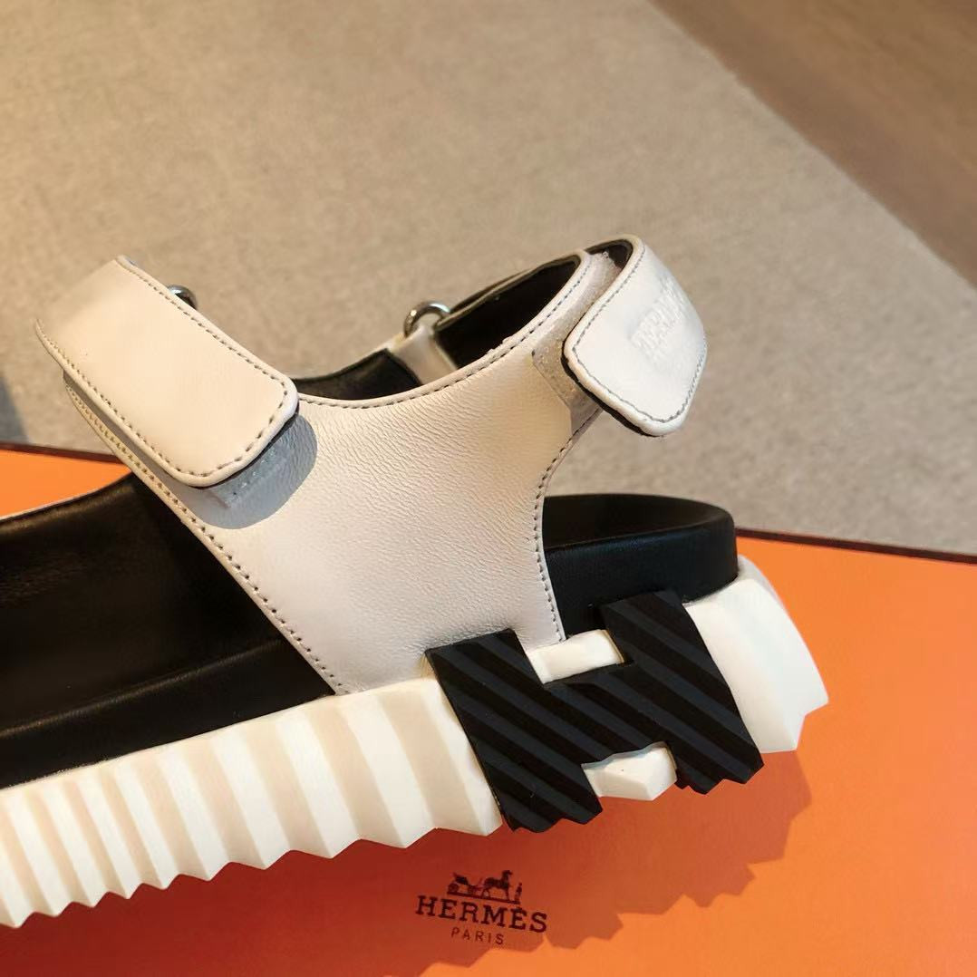 UA H**mes Junior sandal