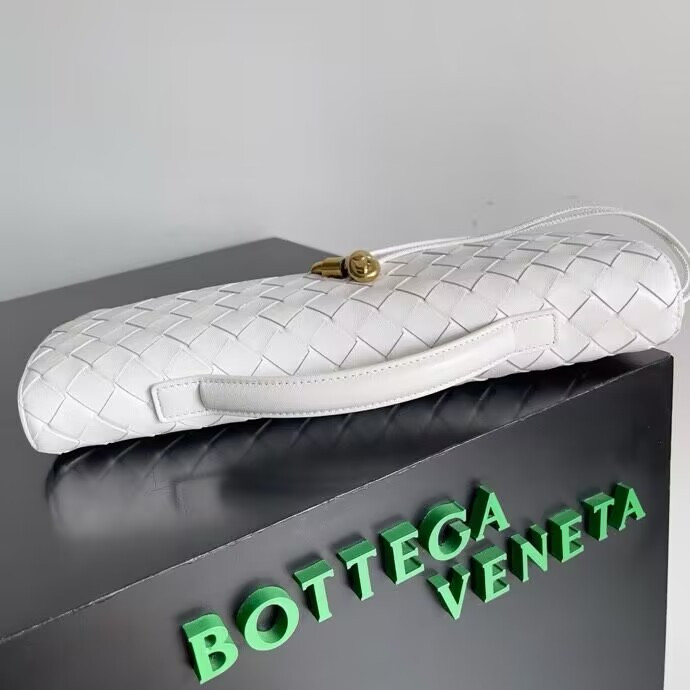 Bo*te*ga Ve*ne*ta Long Clutch Andiamo With Handle Fondant 31x13x3cm