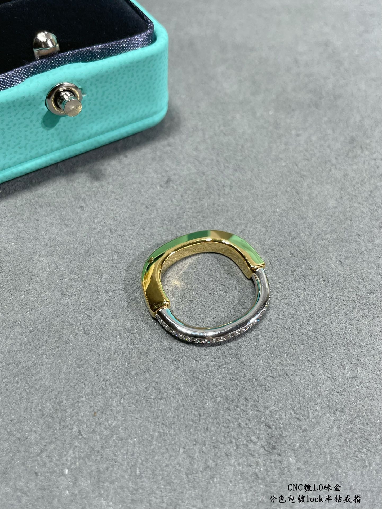 T*f*ny & Co. Lock Ring
