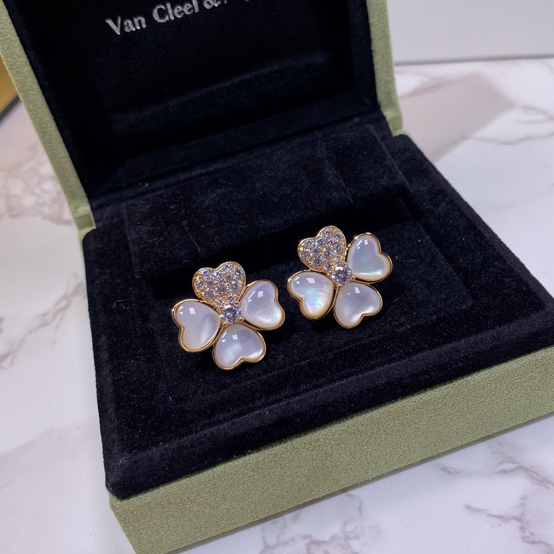 V*N CL*F & Arpels four-leaf clover earrings