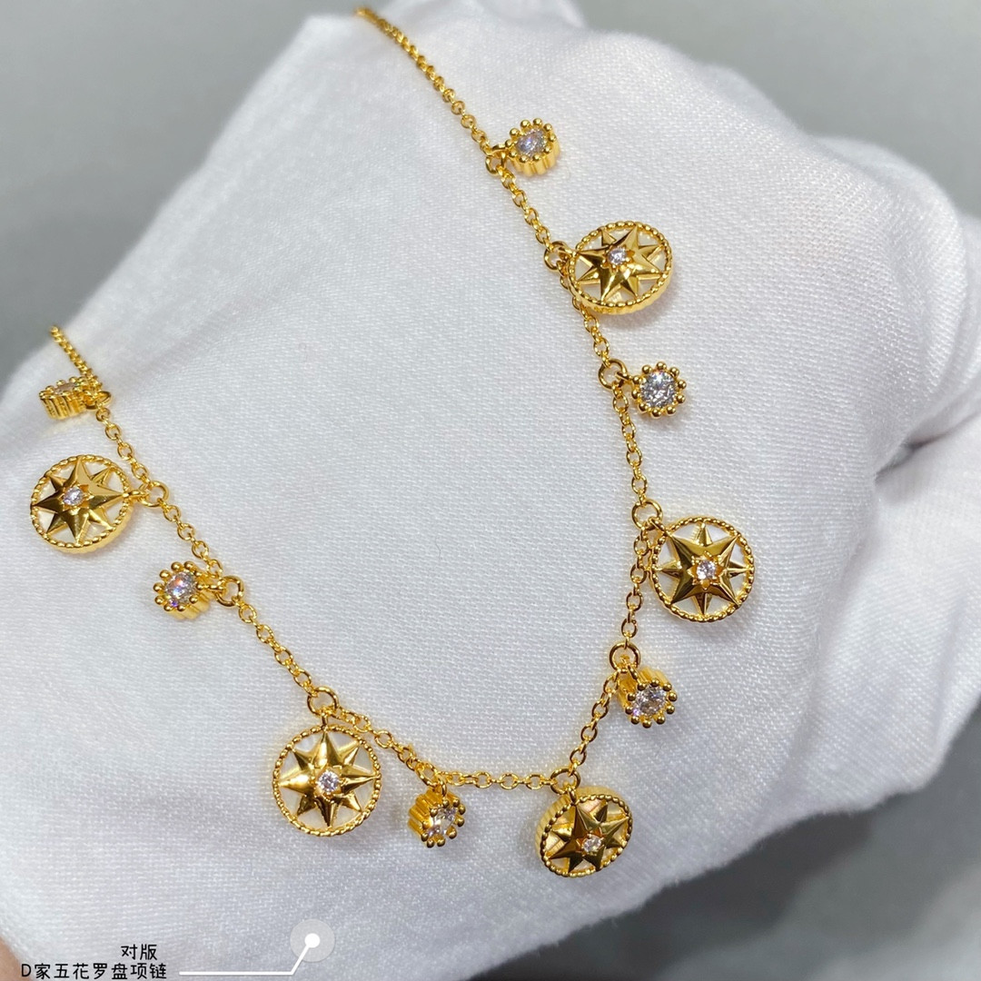 D*0r compass Necklace