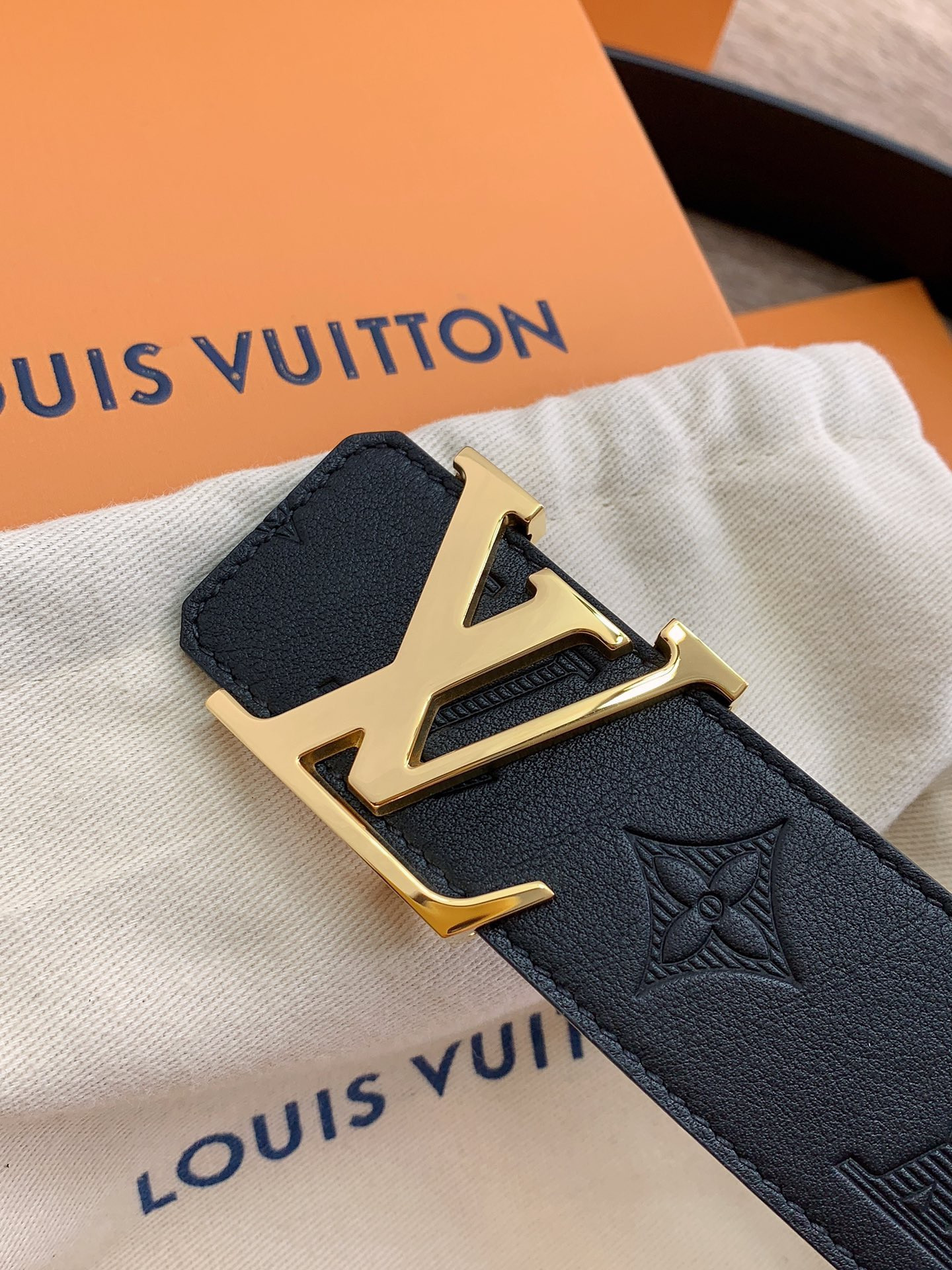 LV L0*is V*t0n 40MM BELT