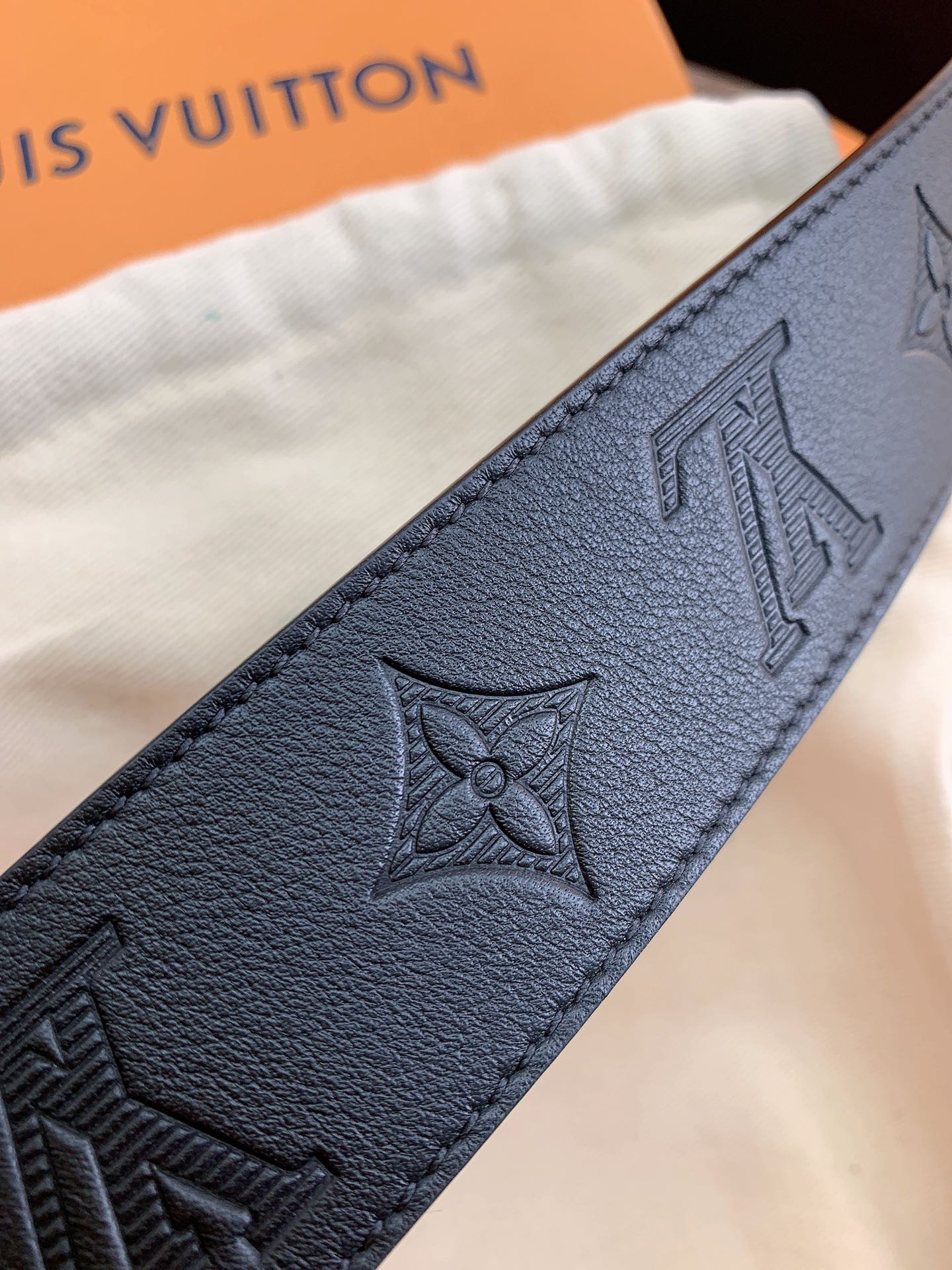 LV L0*is V*t0n 40MM BELT