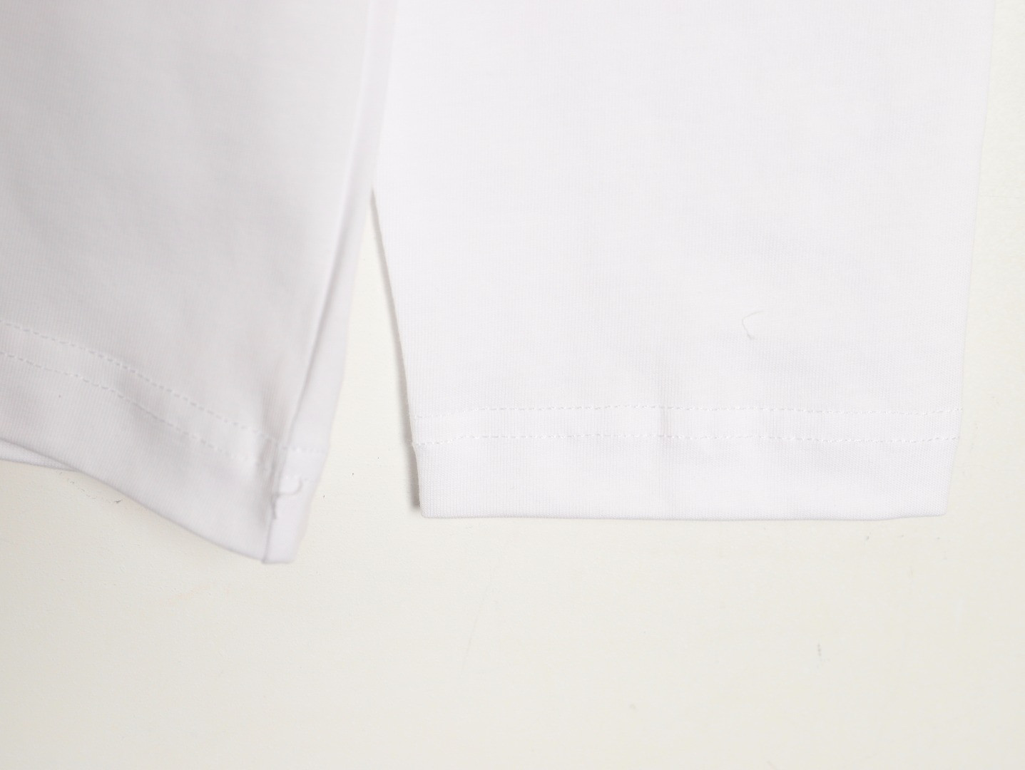 G*u*i Long-sleeved T-shirt