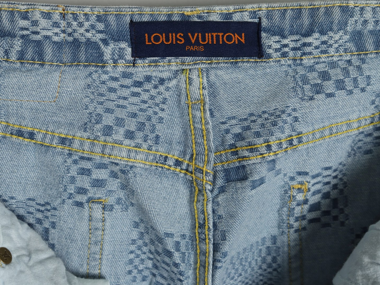 L0*is V*t0n LV 25ss shorts