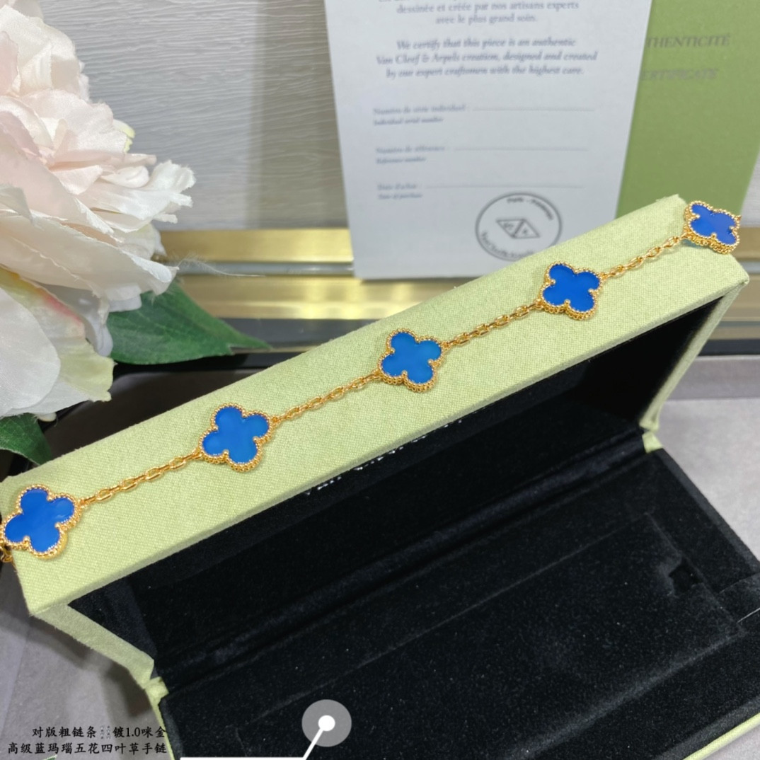 V*N CL*F & Arpels Sapphire Blue Agate Five-Flower Four-Leaf Clover Bracelet