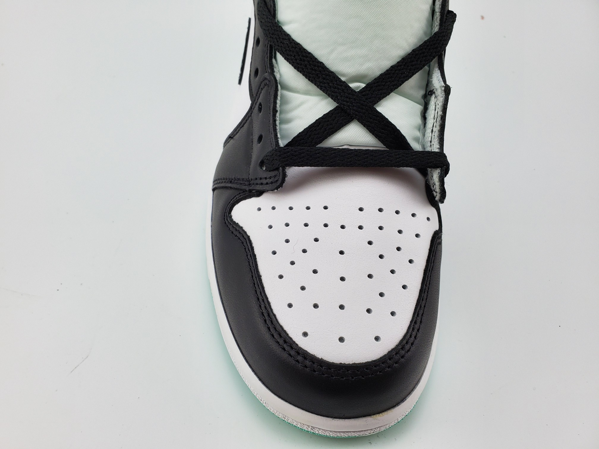 Jordan 1 Retro High Igloo