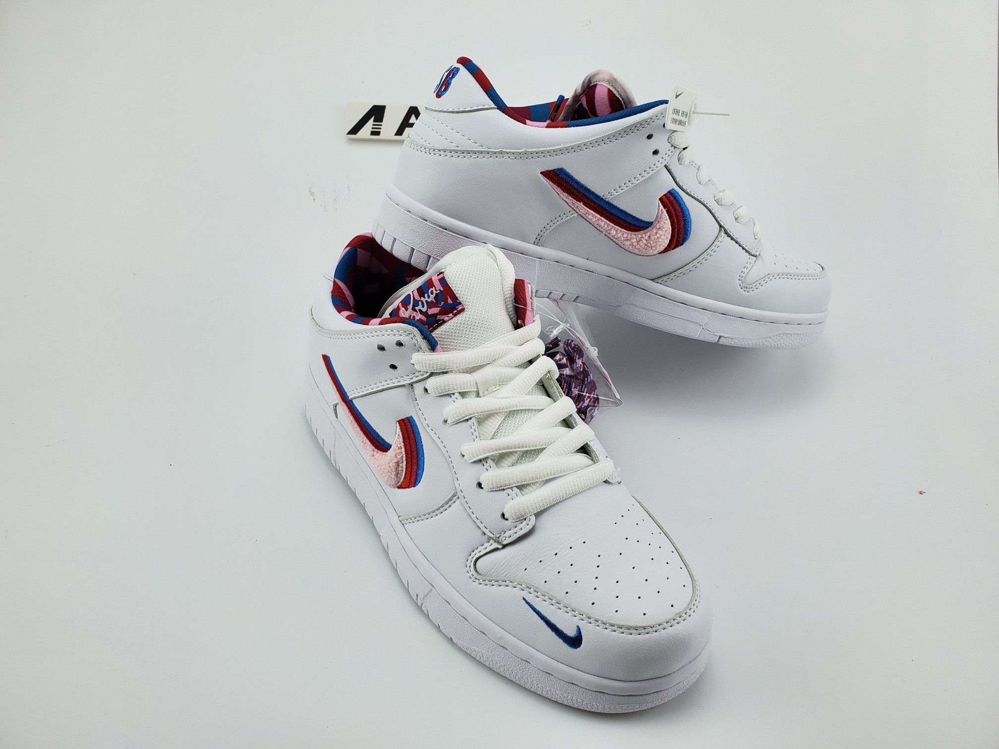 Nike SB Dunk Low Parra