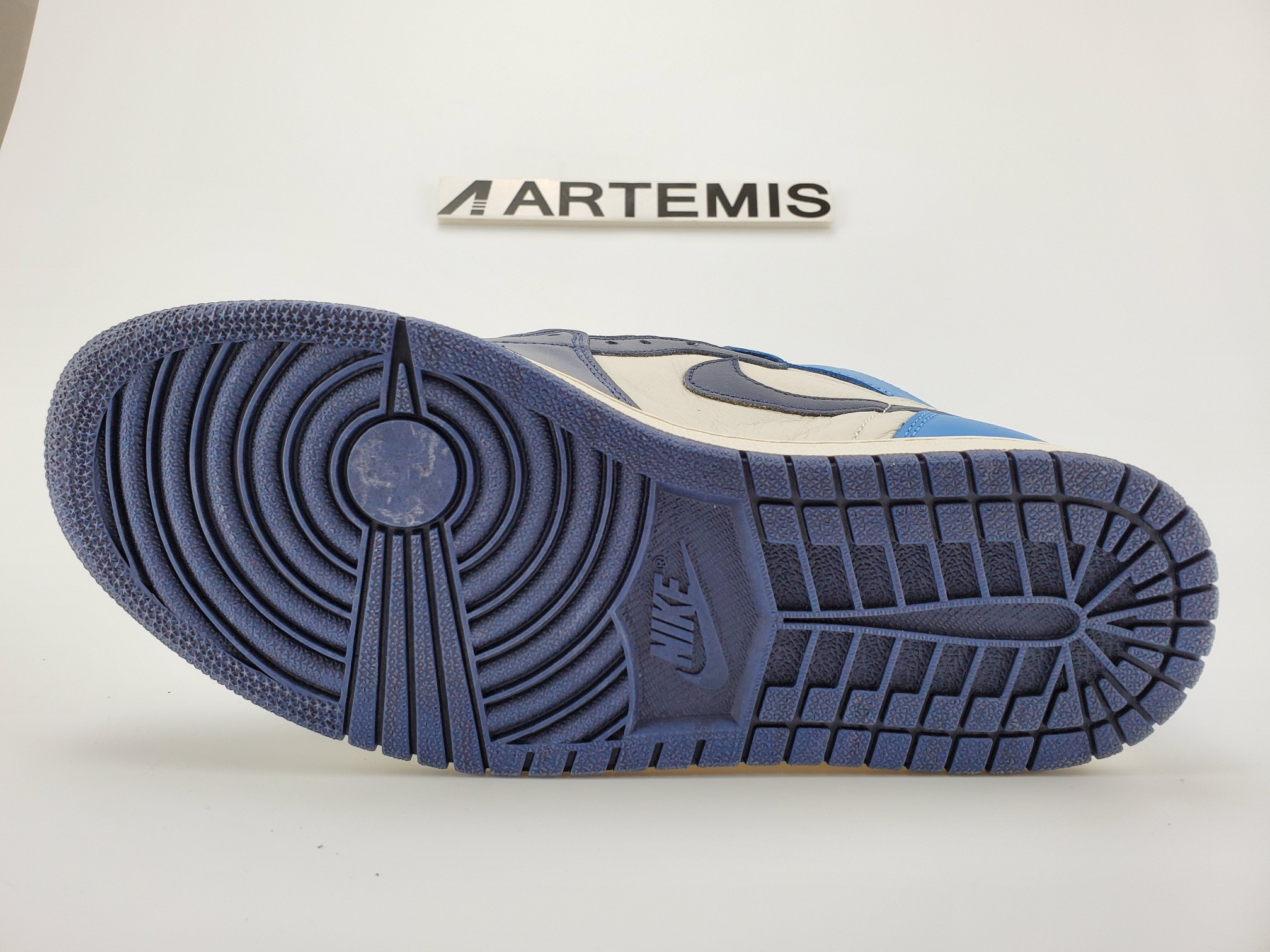 Air Jordan 1 Retro High  "Obsidian Blue"