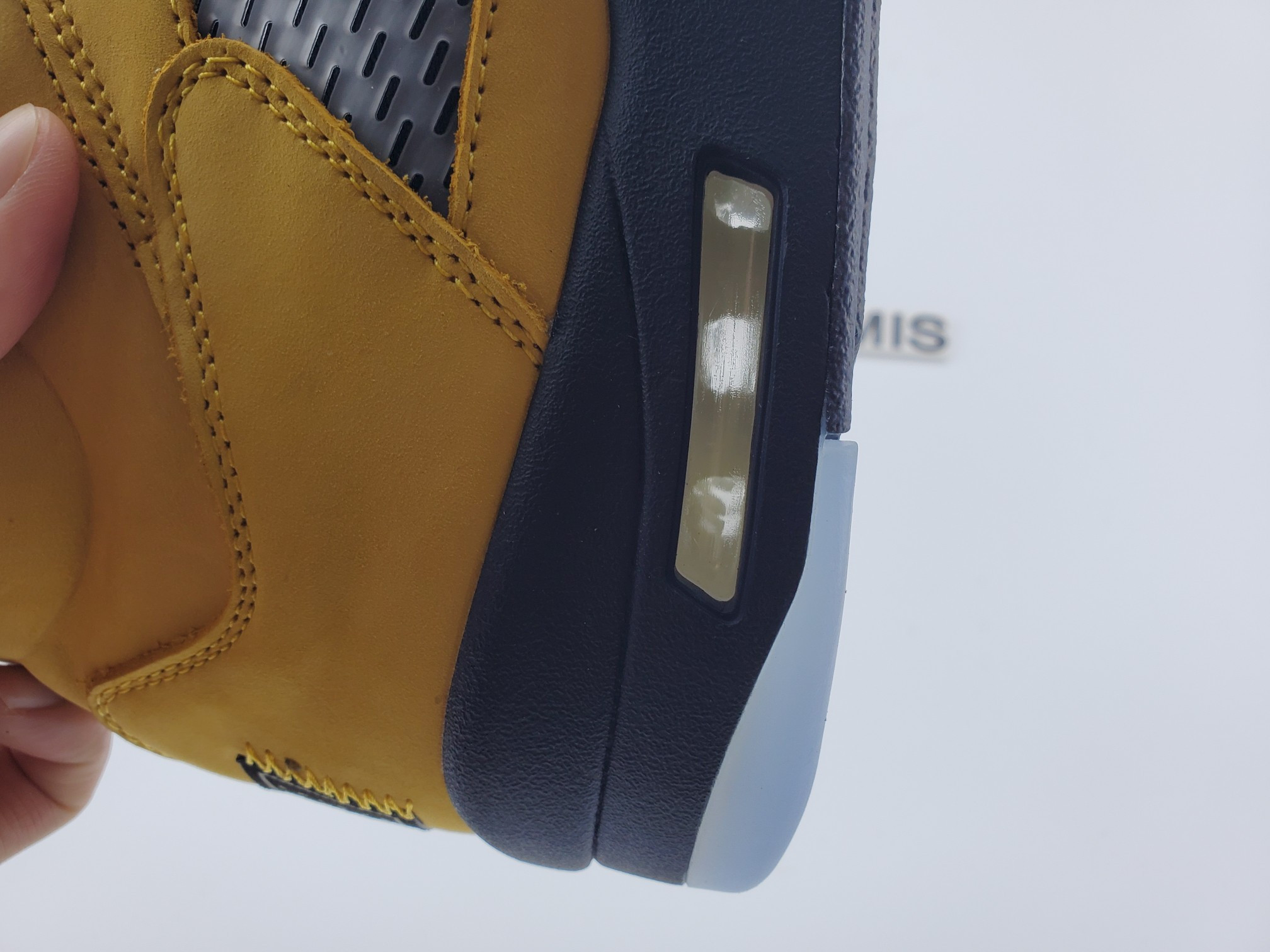 Jordan 5 Retro Michigan 2019