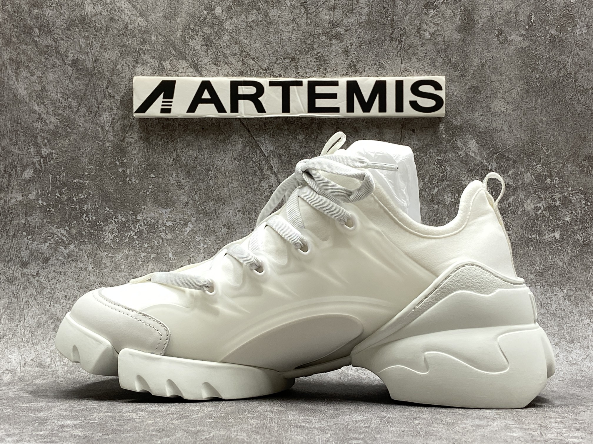 D*0r D Connect White Neoprene