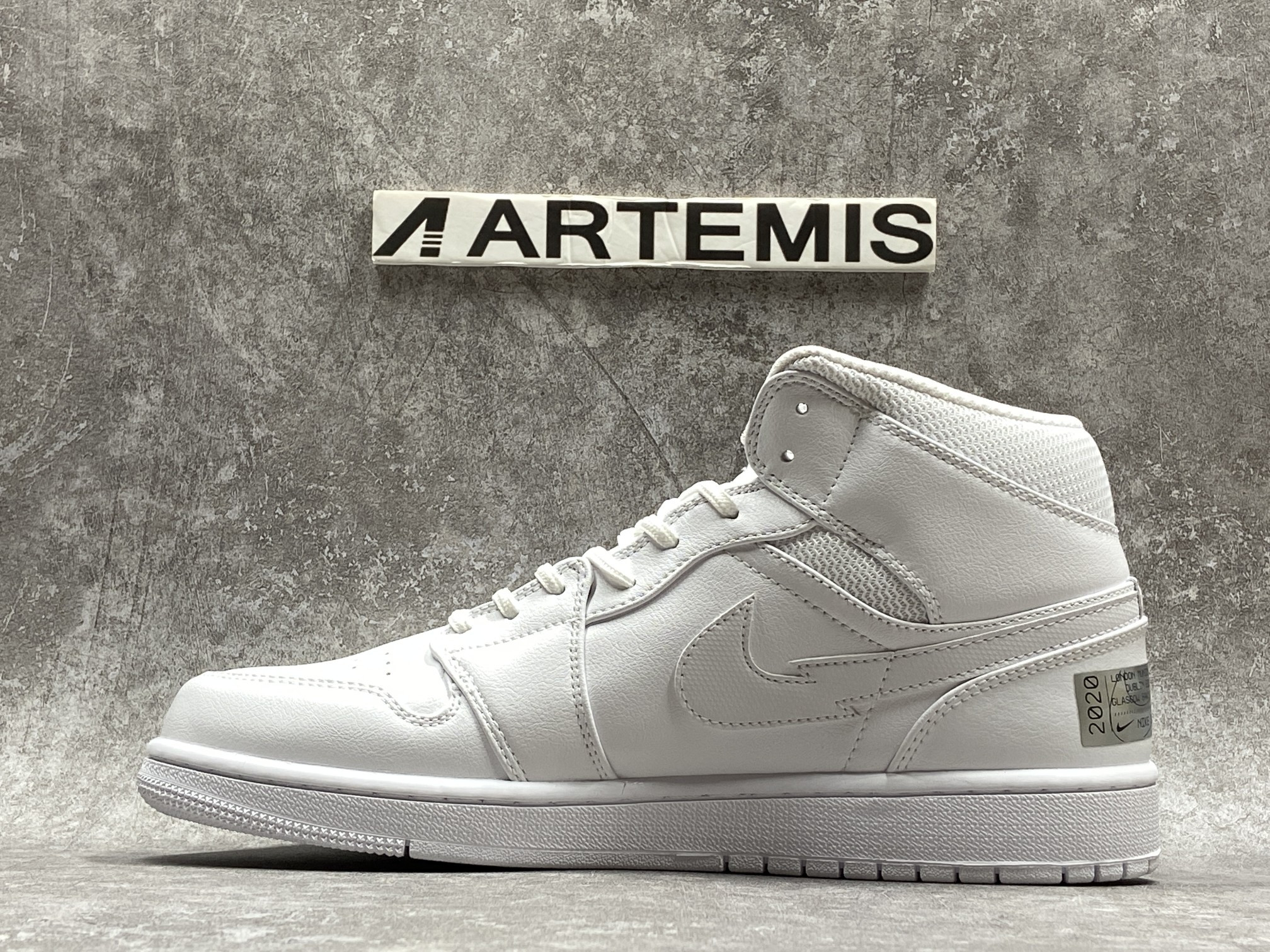 Air Jordan 1 Mid SE Nike Swoosh On Tour (2020)