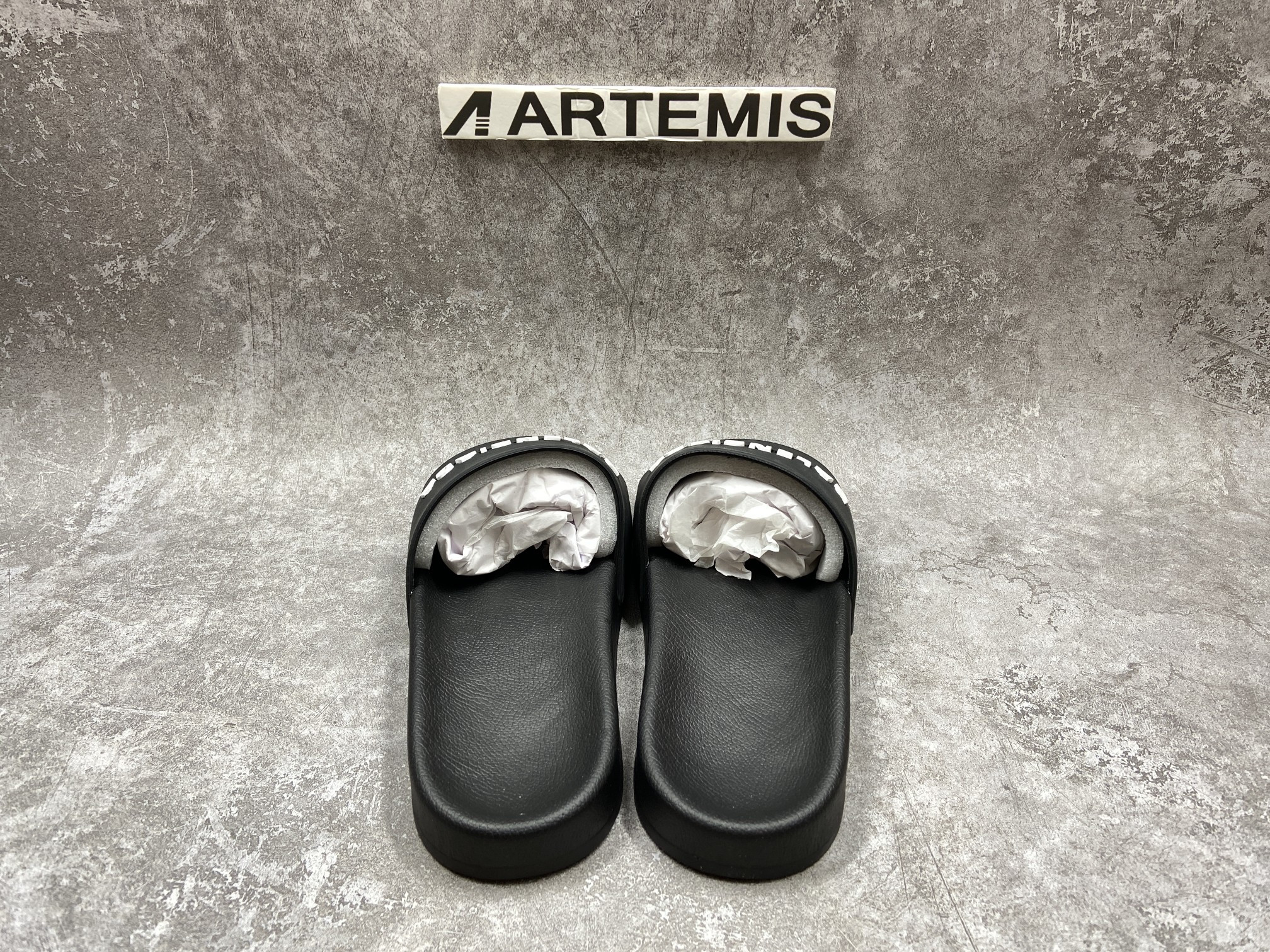 Balenciga Pool Slide Black White