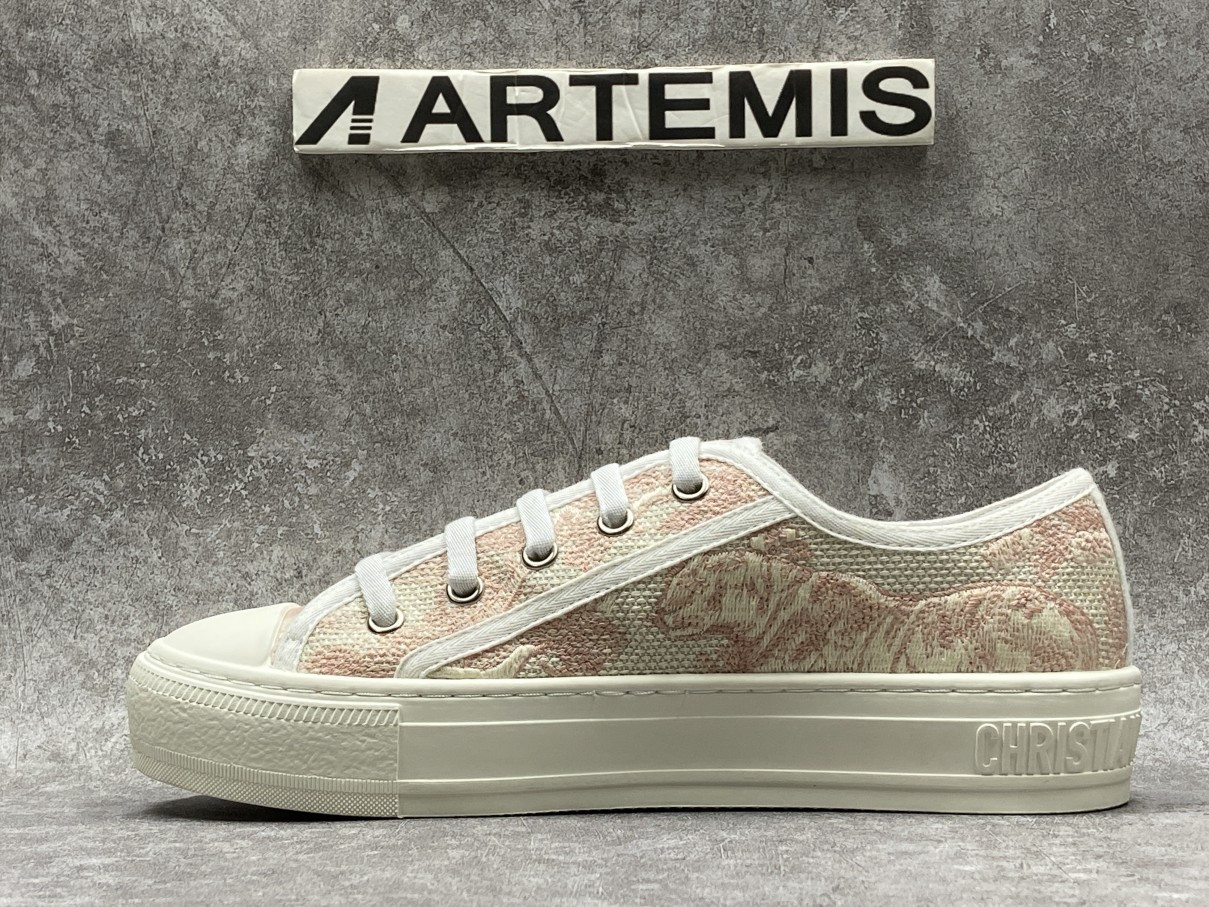 D*0r Walk N D*0r Patch Embroidery Pink