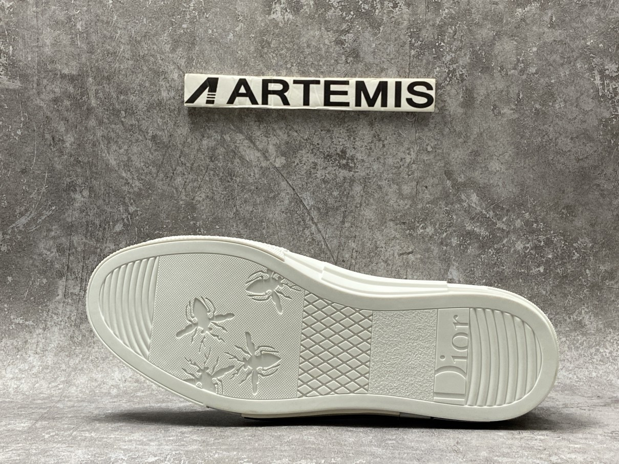 D*0r B23 High Top White