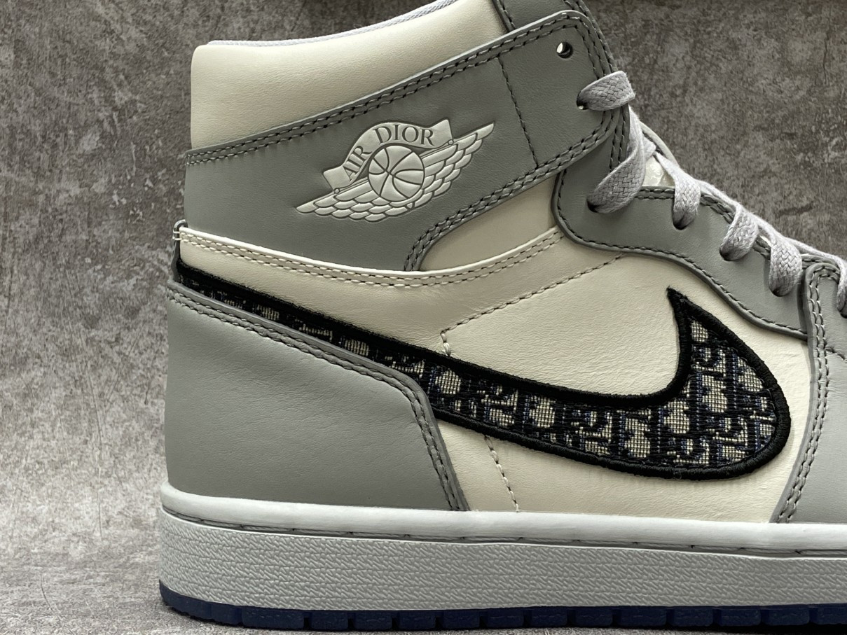 Air Jordan 1 Retro High D*0r (Blue Box Version)