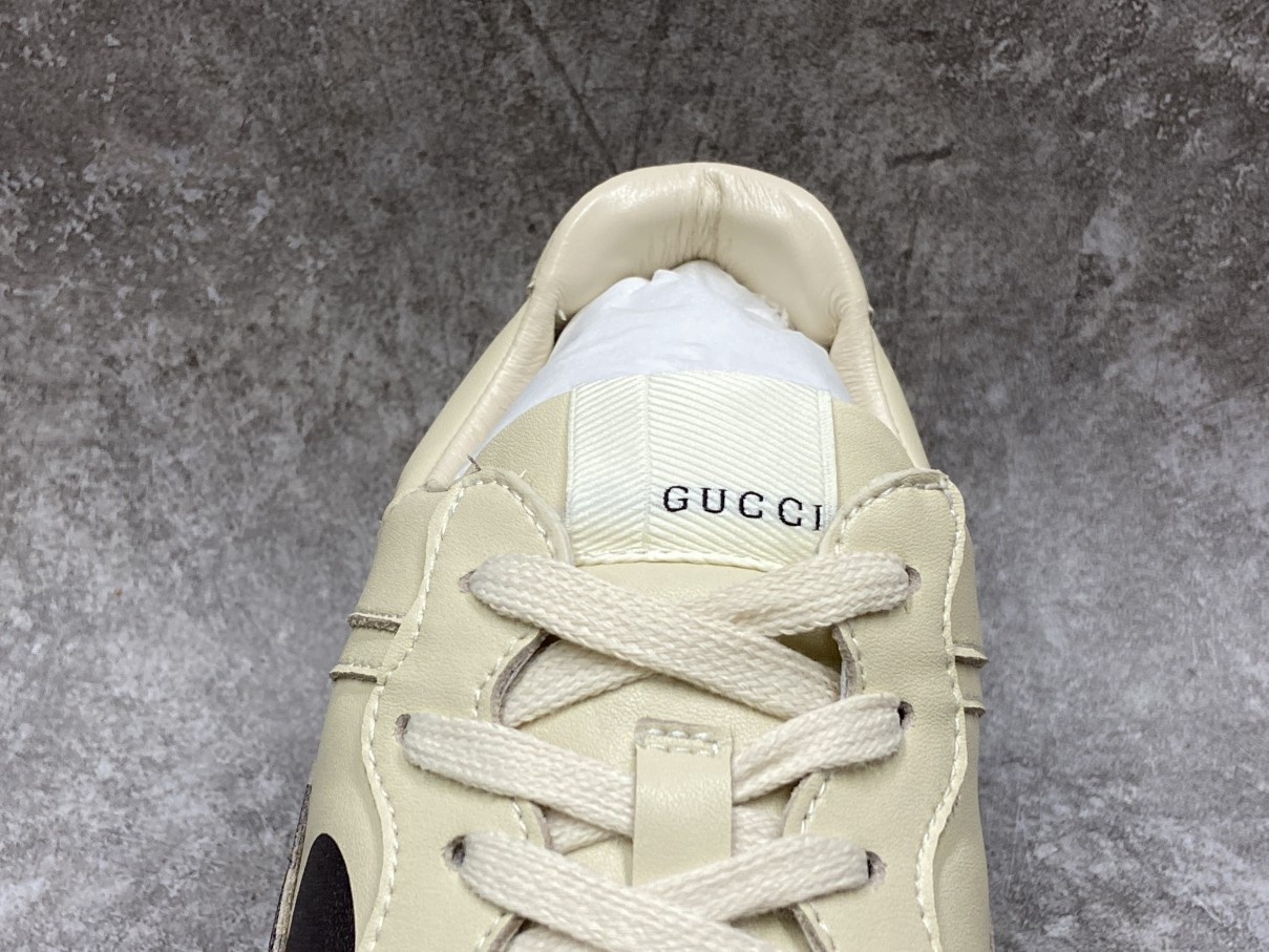 G*u*i Rhyton x Disney