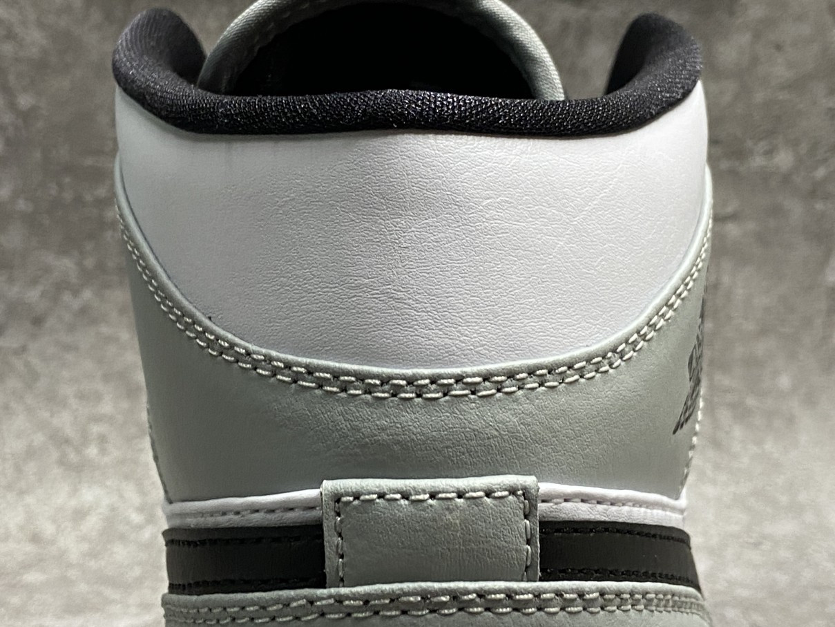 Air Jordan 1 Mid Light Smoke Grey