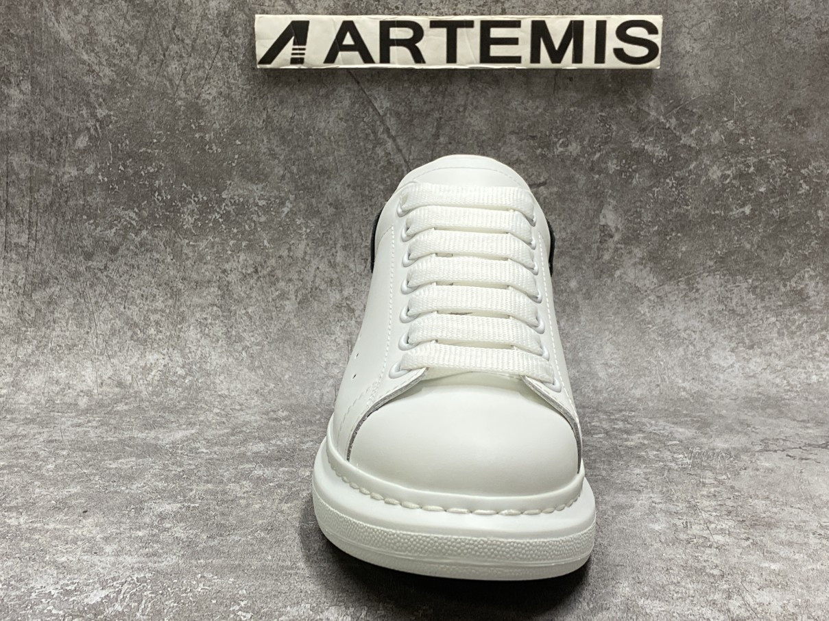 Ale*d*r M*Q*en Oversized Gold