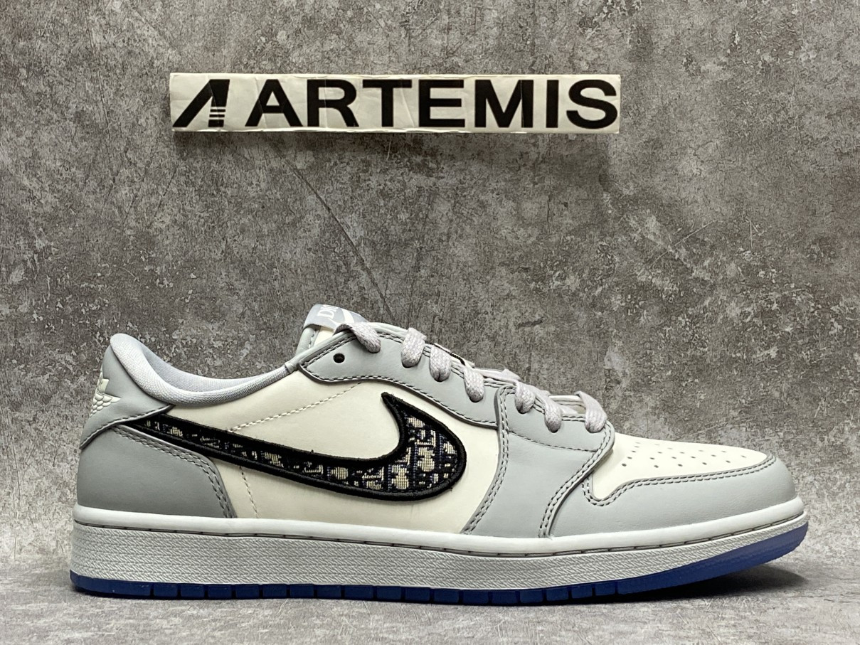 Air Jordan 1 Retro Low D*0r (Blue Box Version)