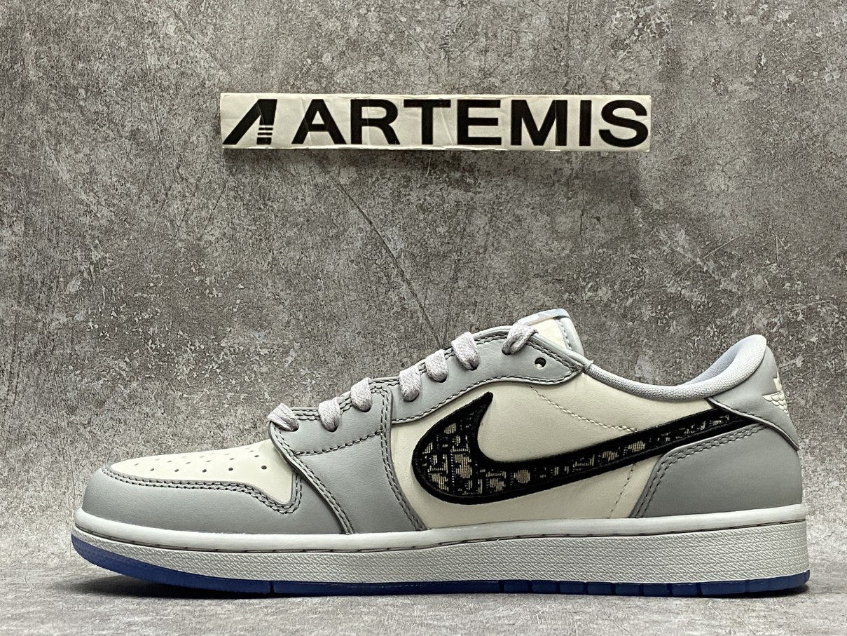 Air Jordan 1 Retro Low D*0r (Blue Box Version)