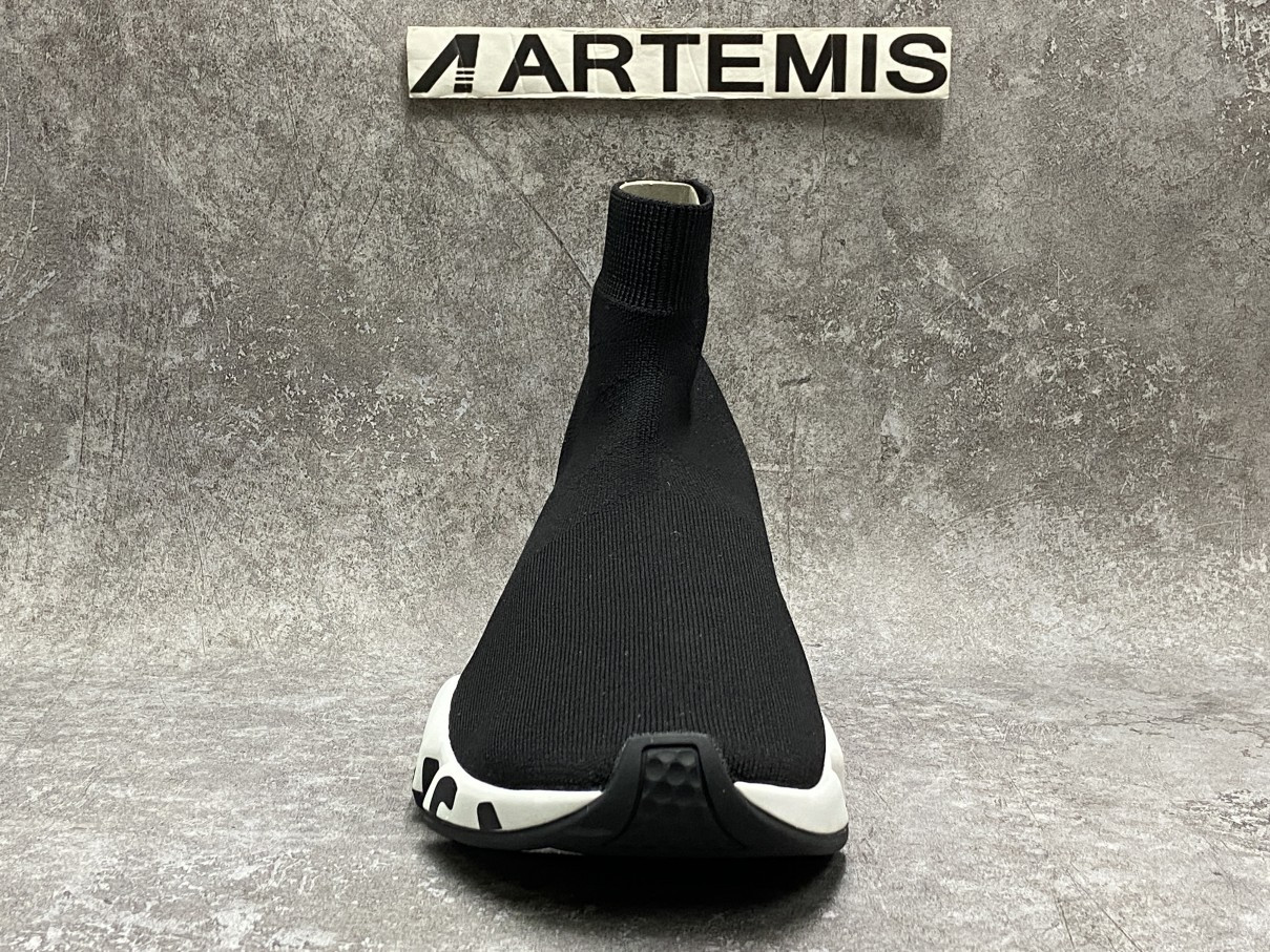 Balenciga Speed Graffiti Trainers White Black Logo