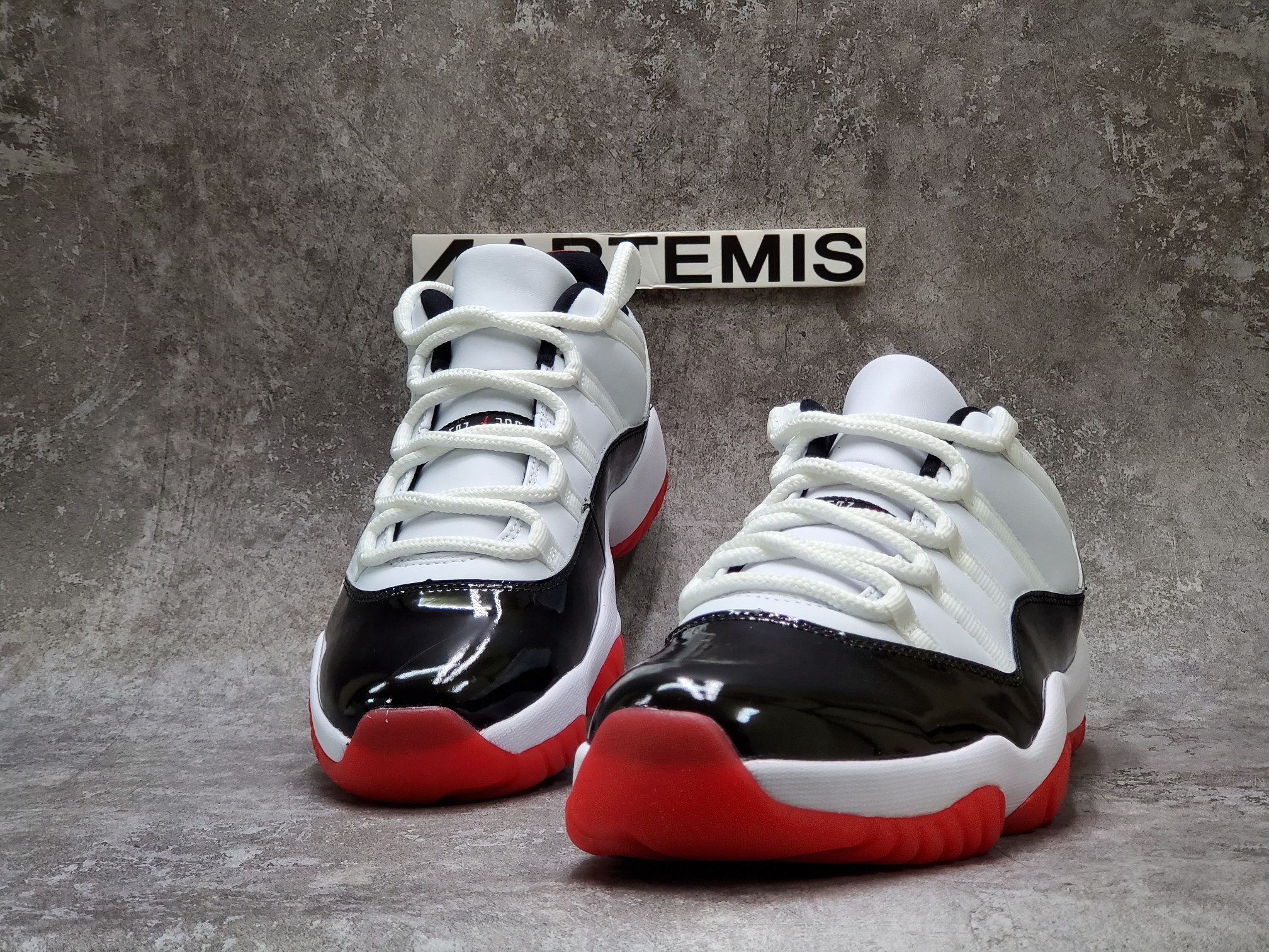 Air Jordan 11 Retro Low 