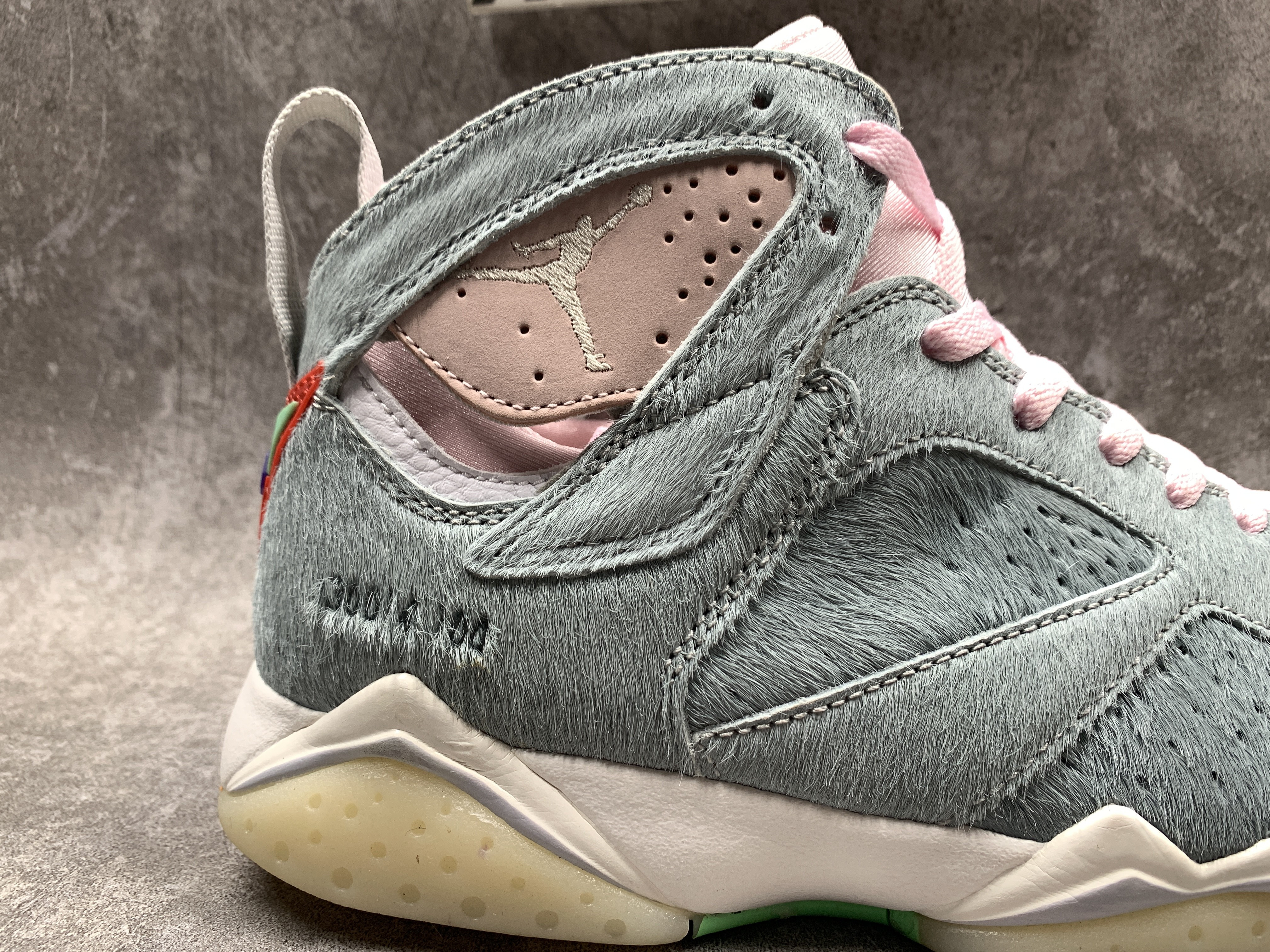 Air Jordan 7 Retro Neutral Grey